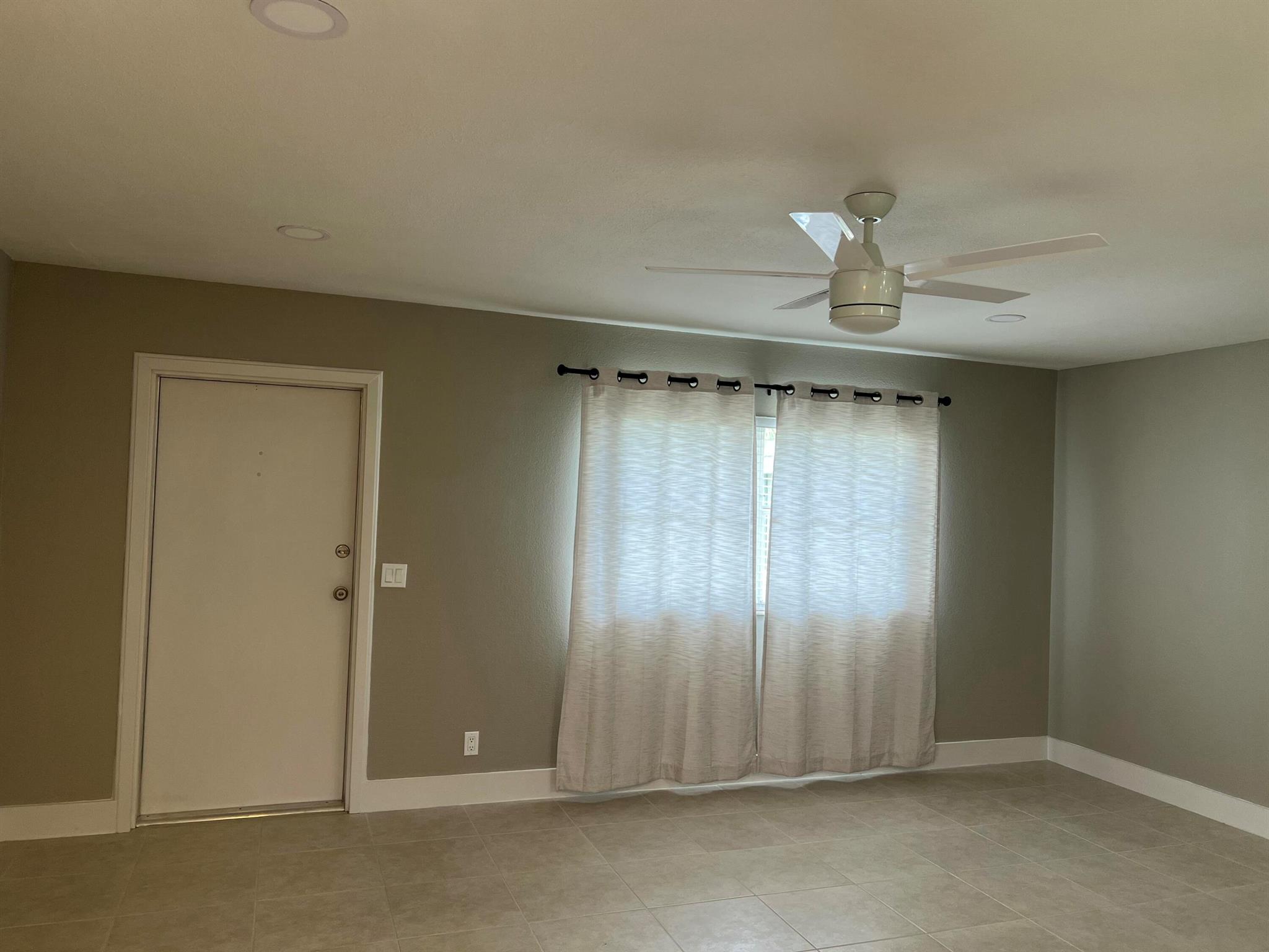267 Flanders F,Delray Beach, FL 33484