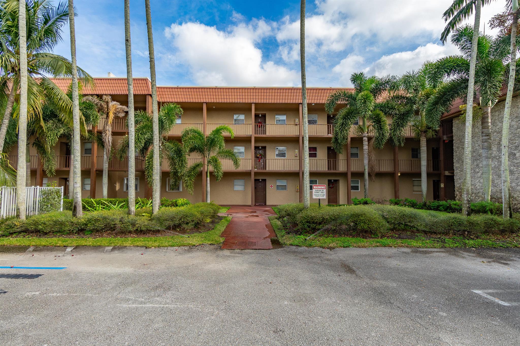 120 Sparrow Dr #314