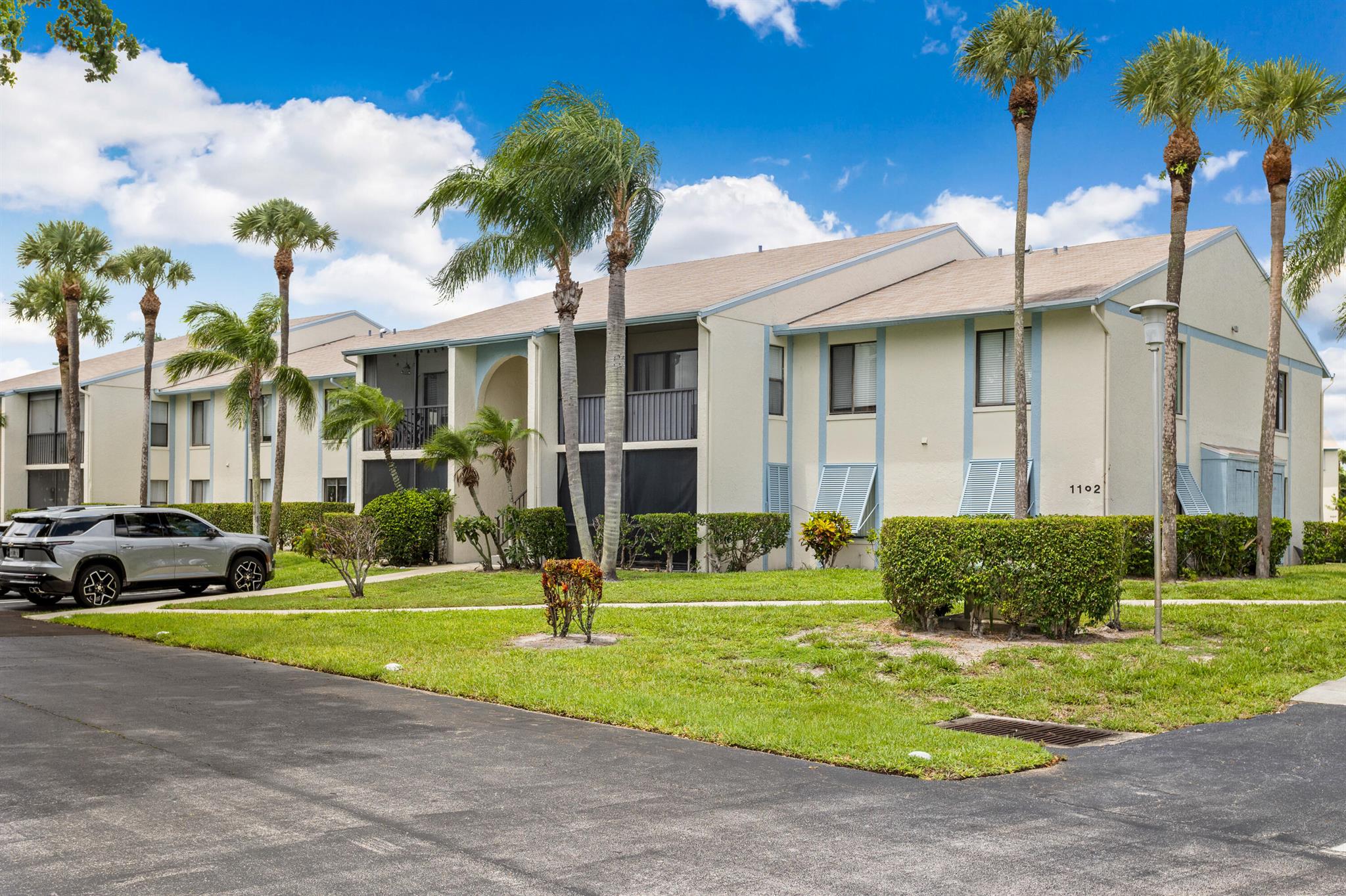 1102 Green Pine Blvd #H1