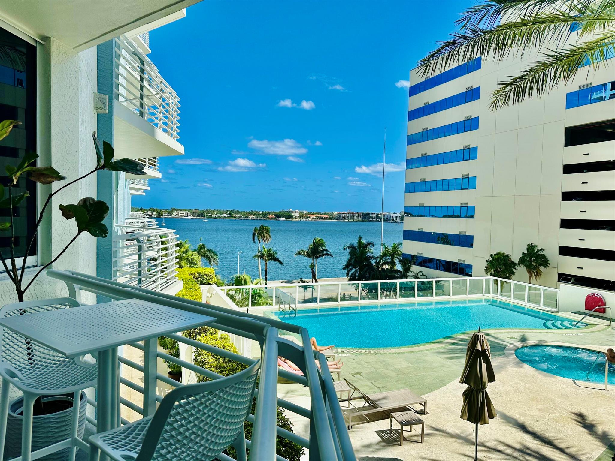 1551 N Flagler Dr #614