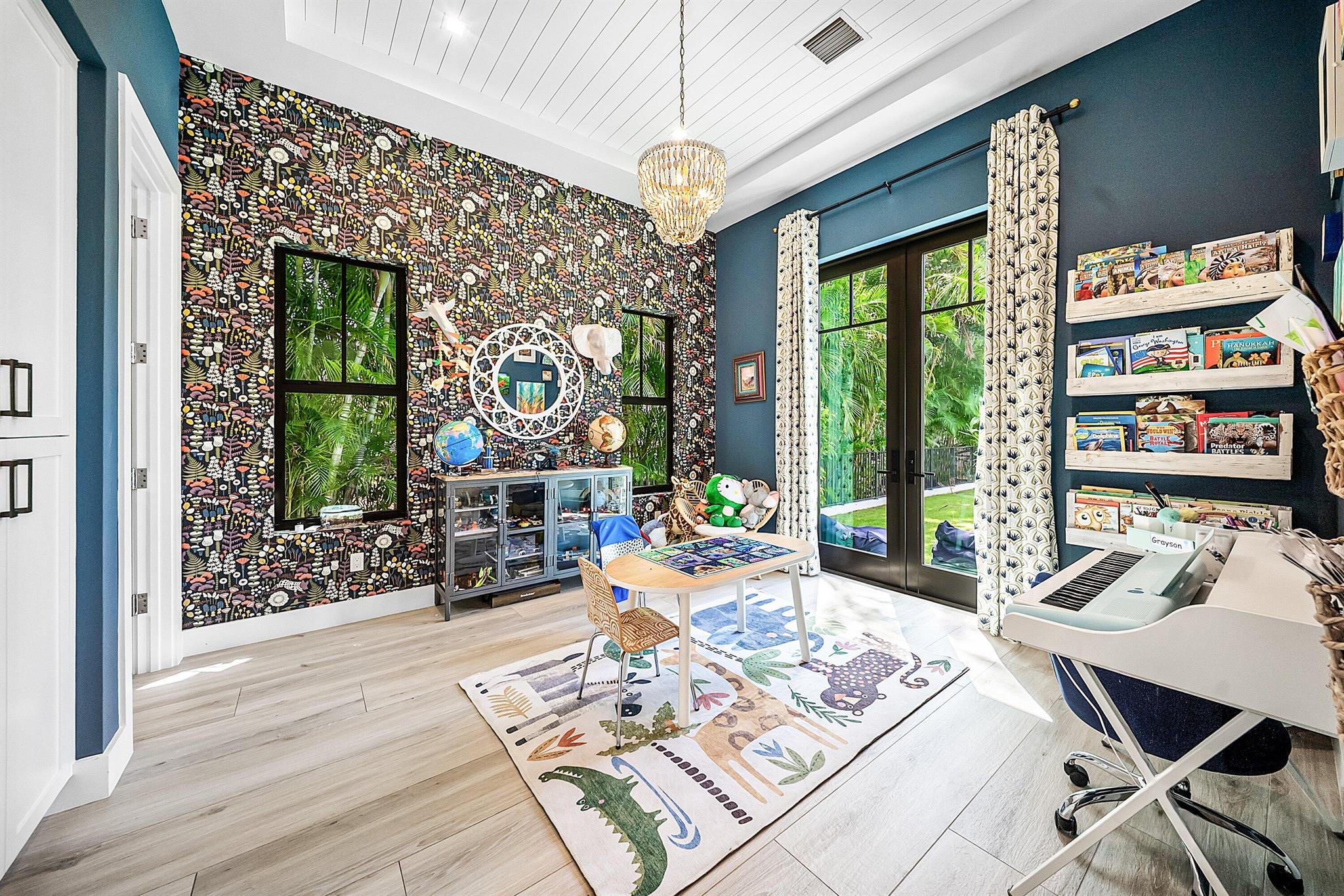 530 Old School Rd Gulfstream, FL 33483