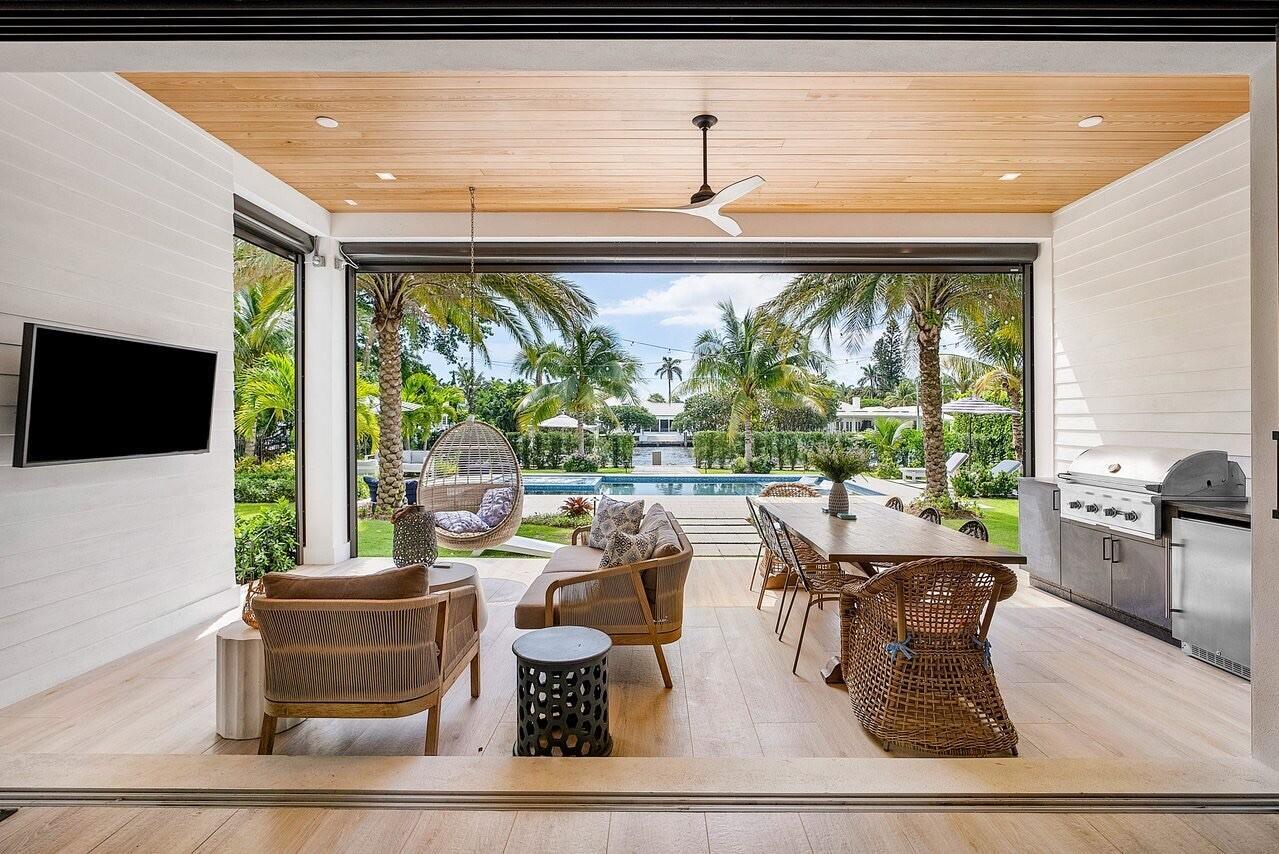 530 Old School Rd Gulfstream, FL 33483