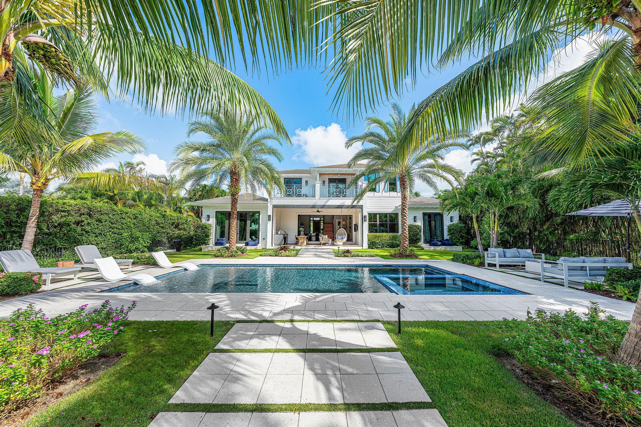 530 Old School Rd Gulfstream, FL 33483