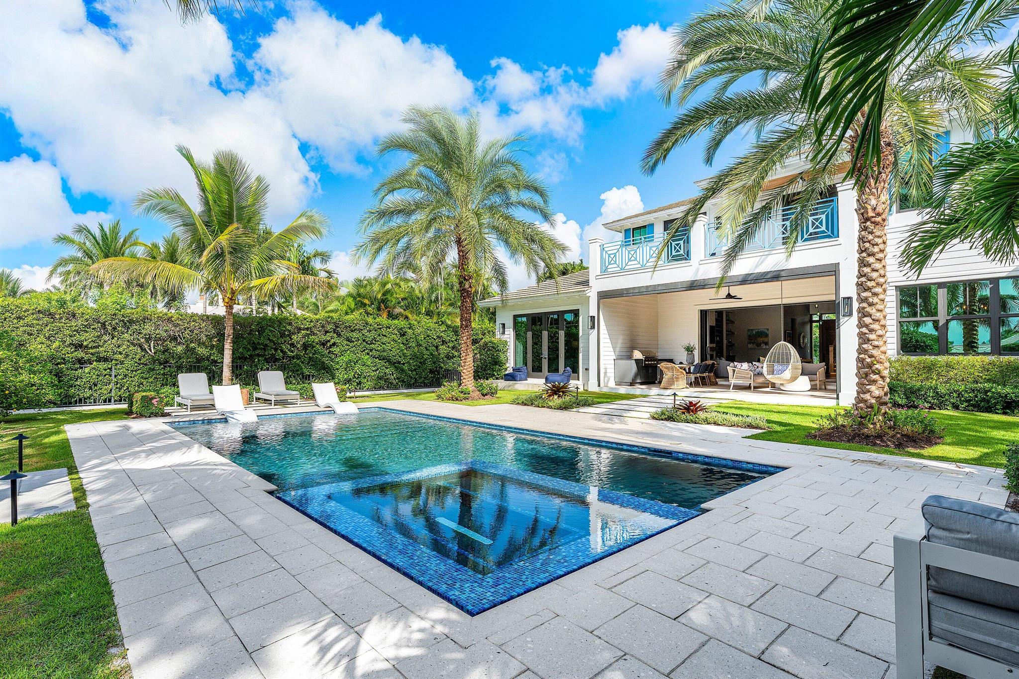 530 Old School Rd Gulfstream, FL 33483