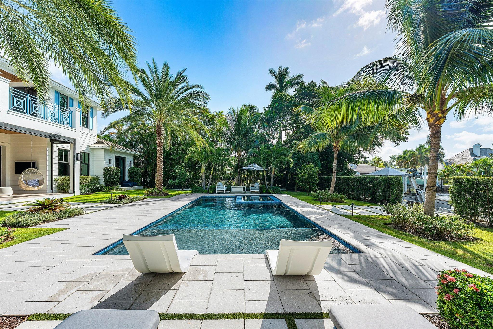 530 Old School Rd Gulfstream, FL 33483