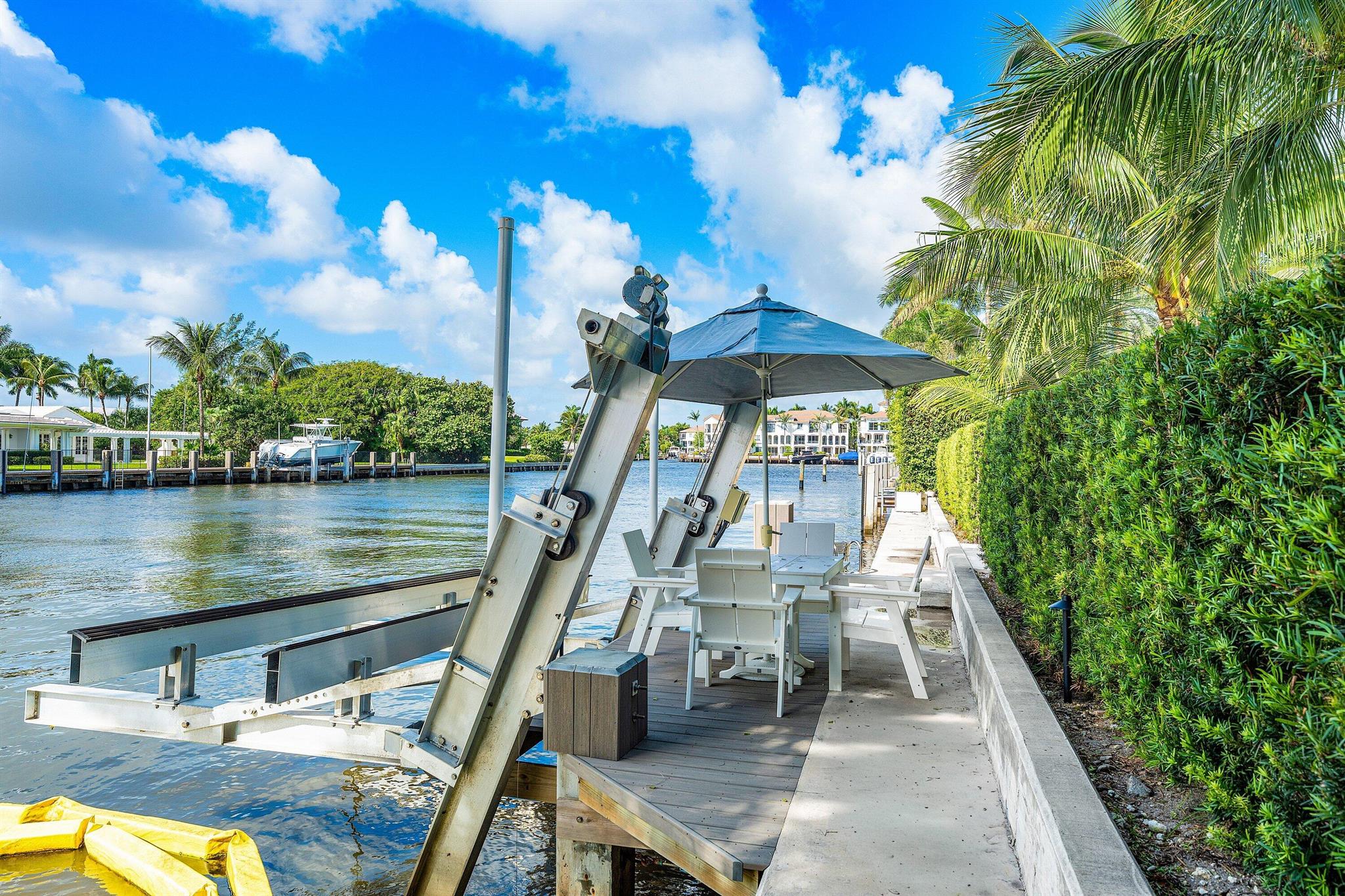 530 Old School Rd Gulfstream, FL 33483