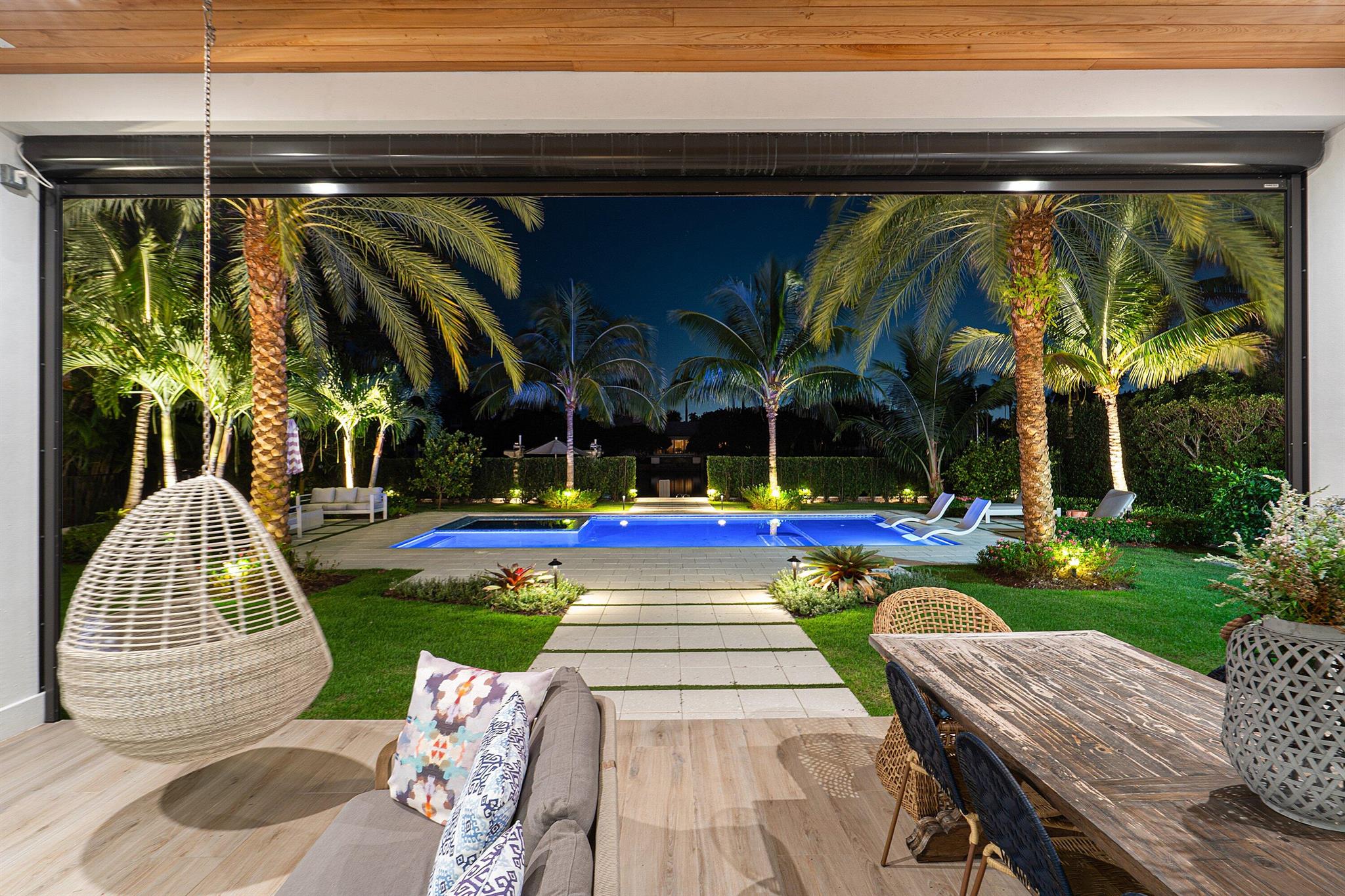 530 Old School Rd Gulfstream, FL 33483