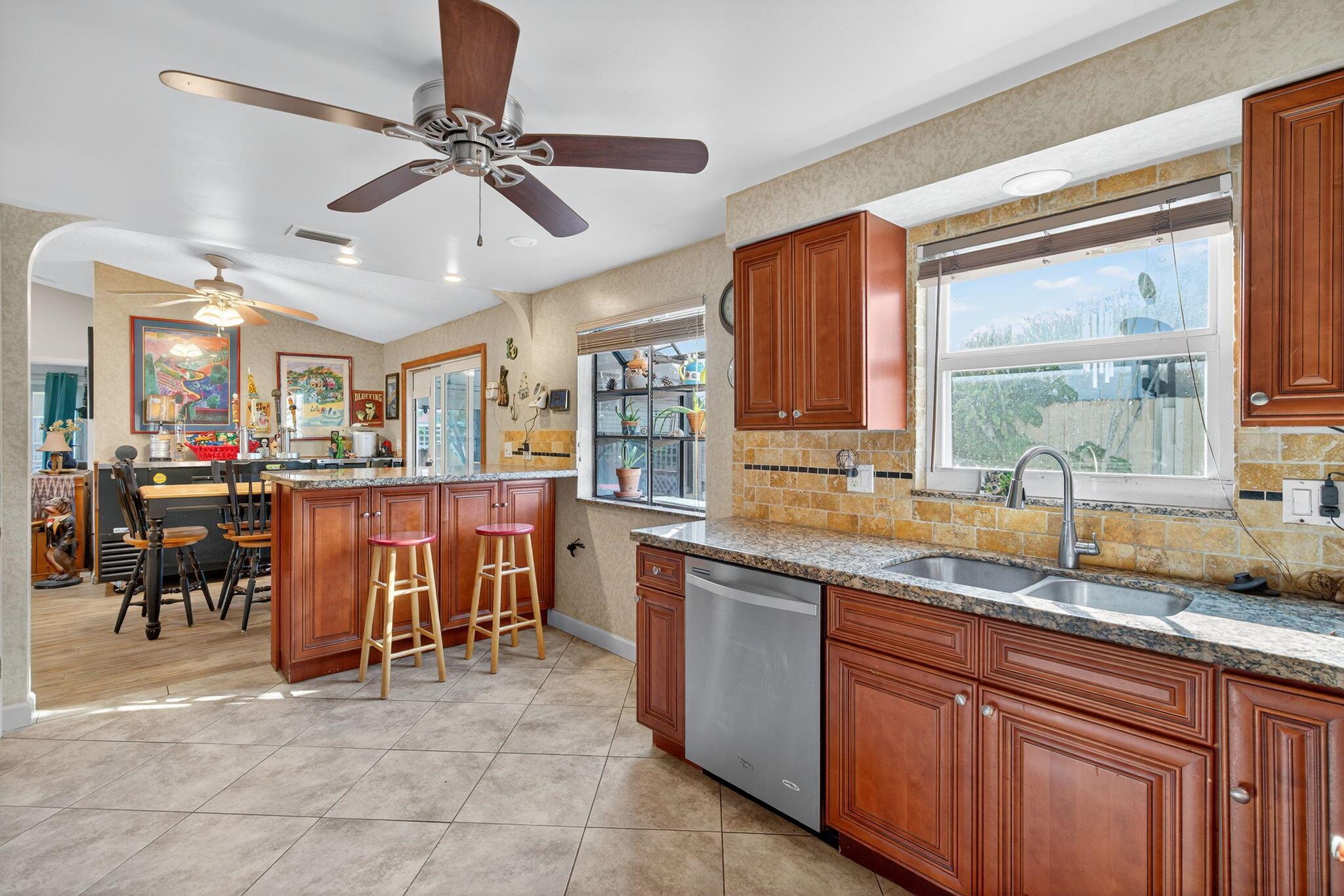 380 N Caloosahatchee Ave Jupiter, FL 33458