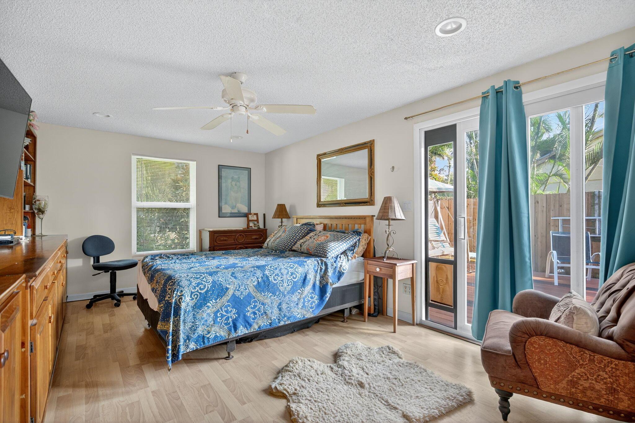 380 N Caloosahatchee Ave Jupiter, FL 33458