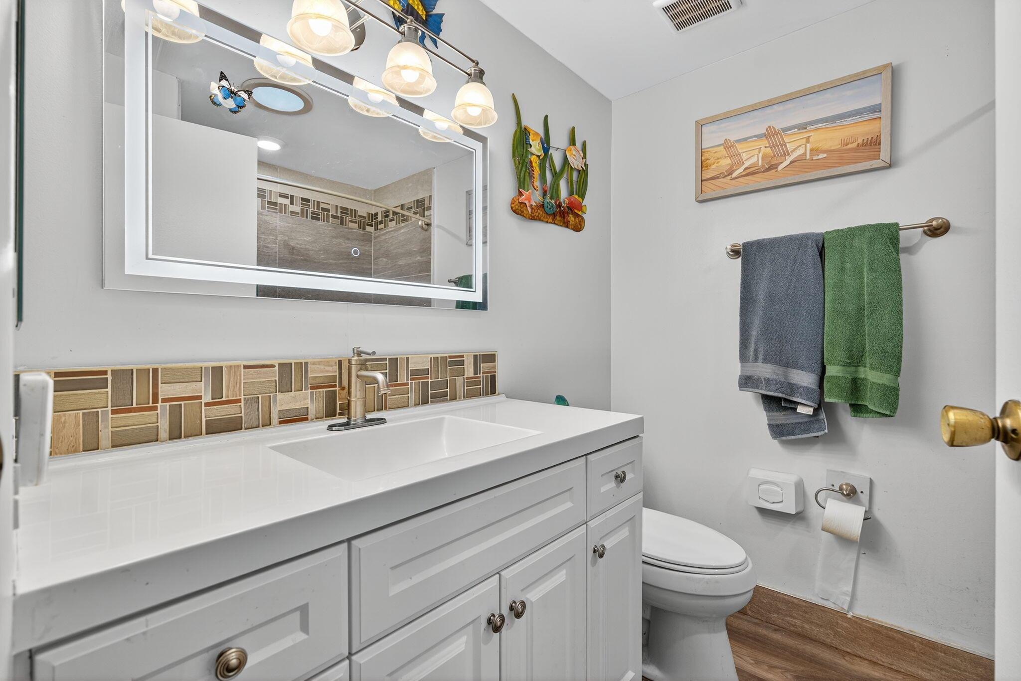 380 N Caloosahatchee Ave Jupiter, FL 33458