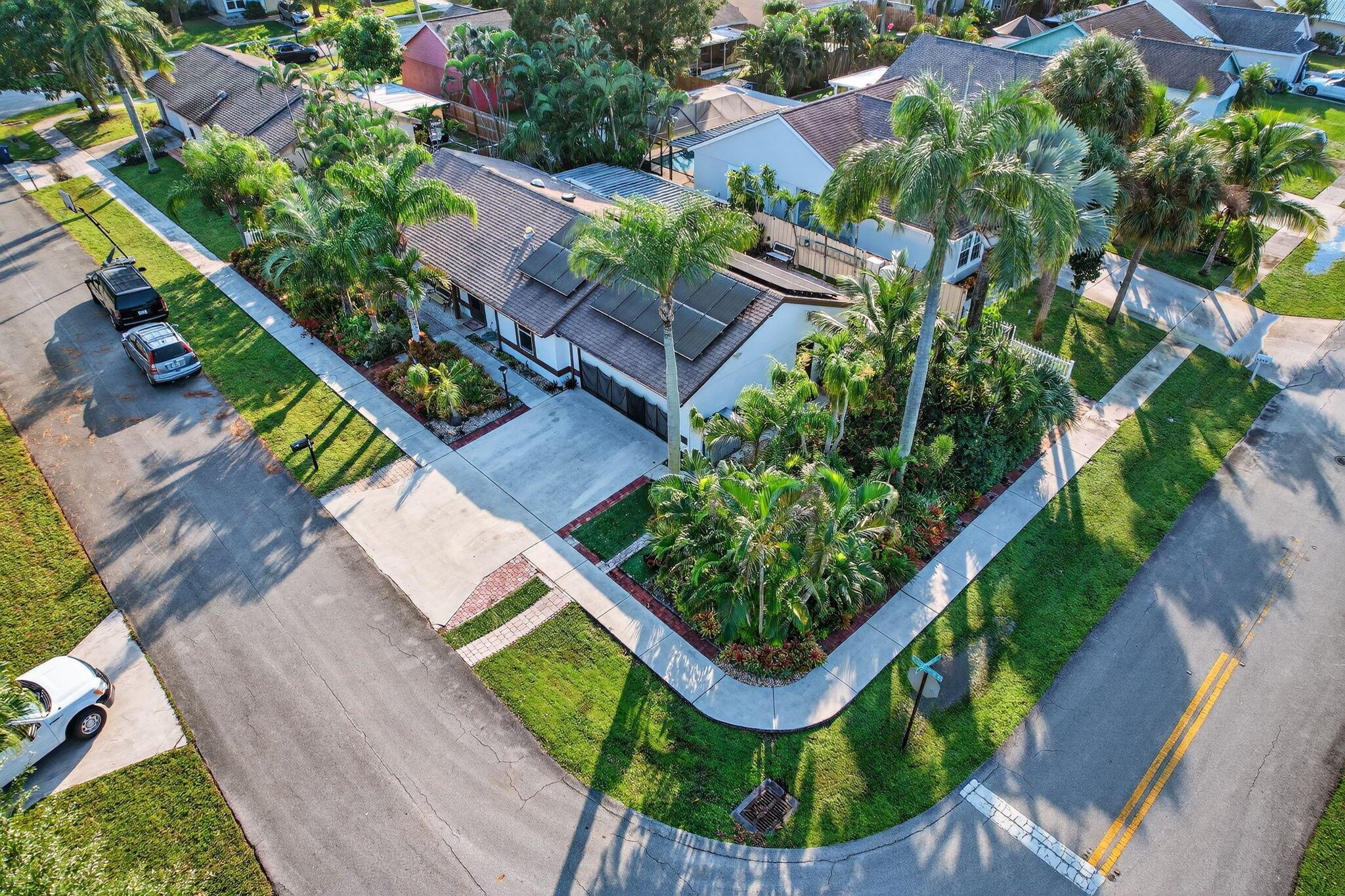 380 N Caloosahatchee Ave Jupiter, FL 33458