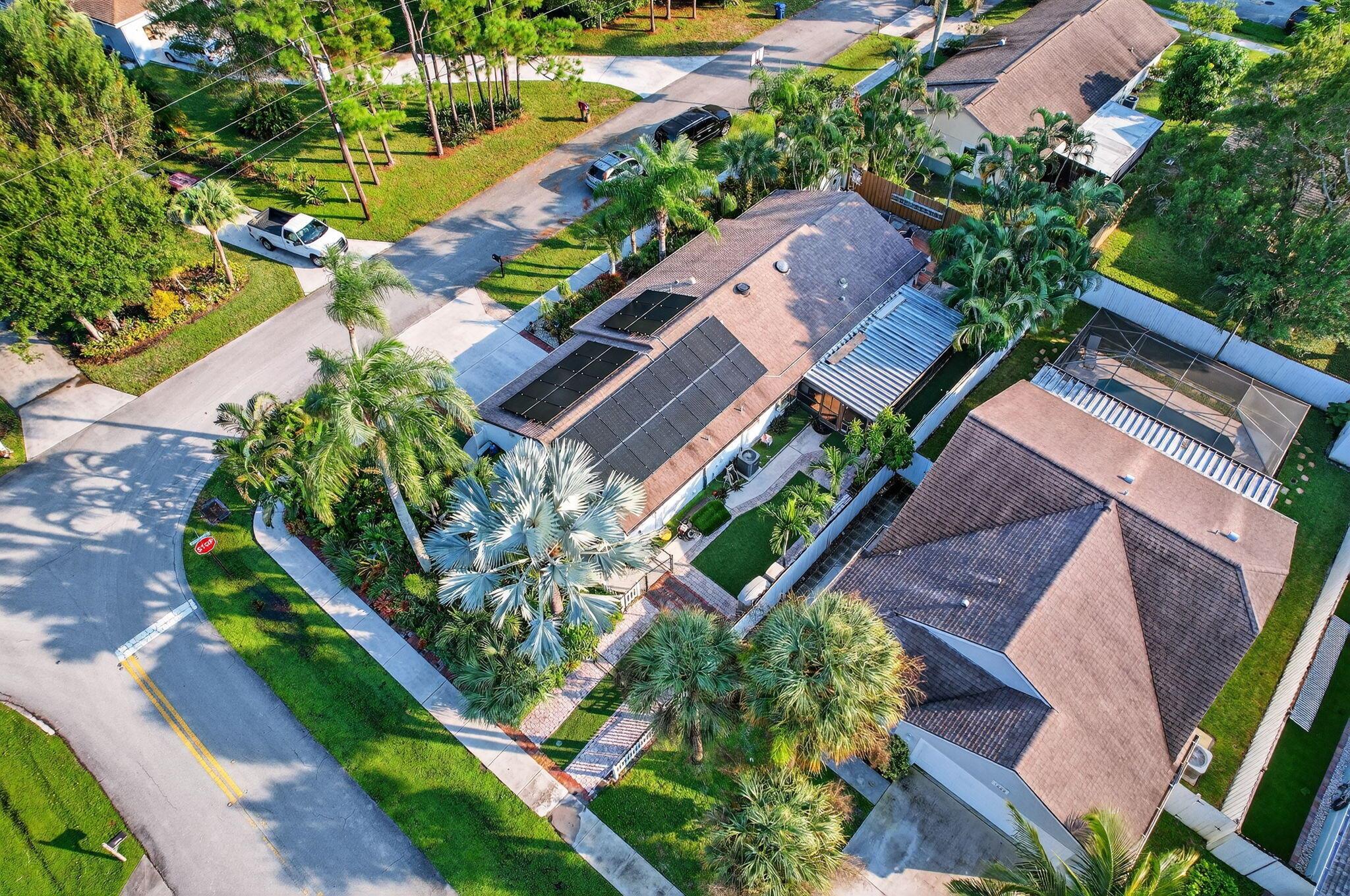 380 N Caloosahatchee Ave Jupiter, FL 33458