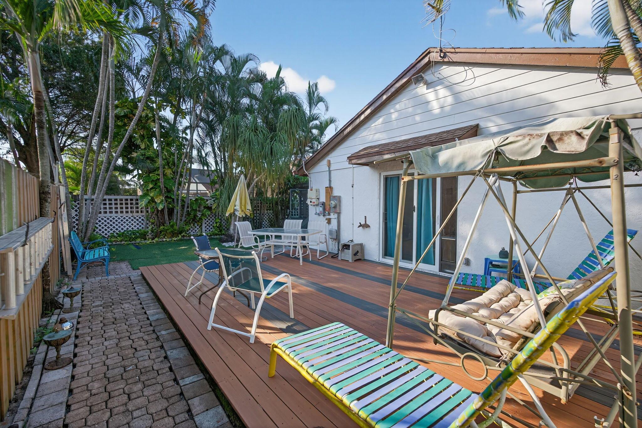 380 N Caloosahatchee Ave Jupiter, FL 33458