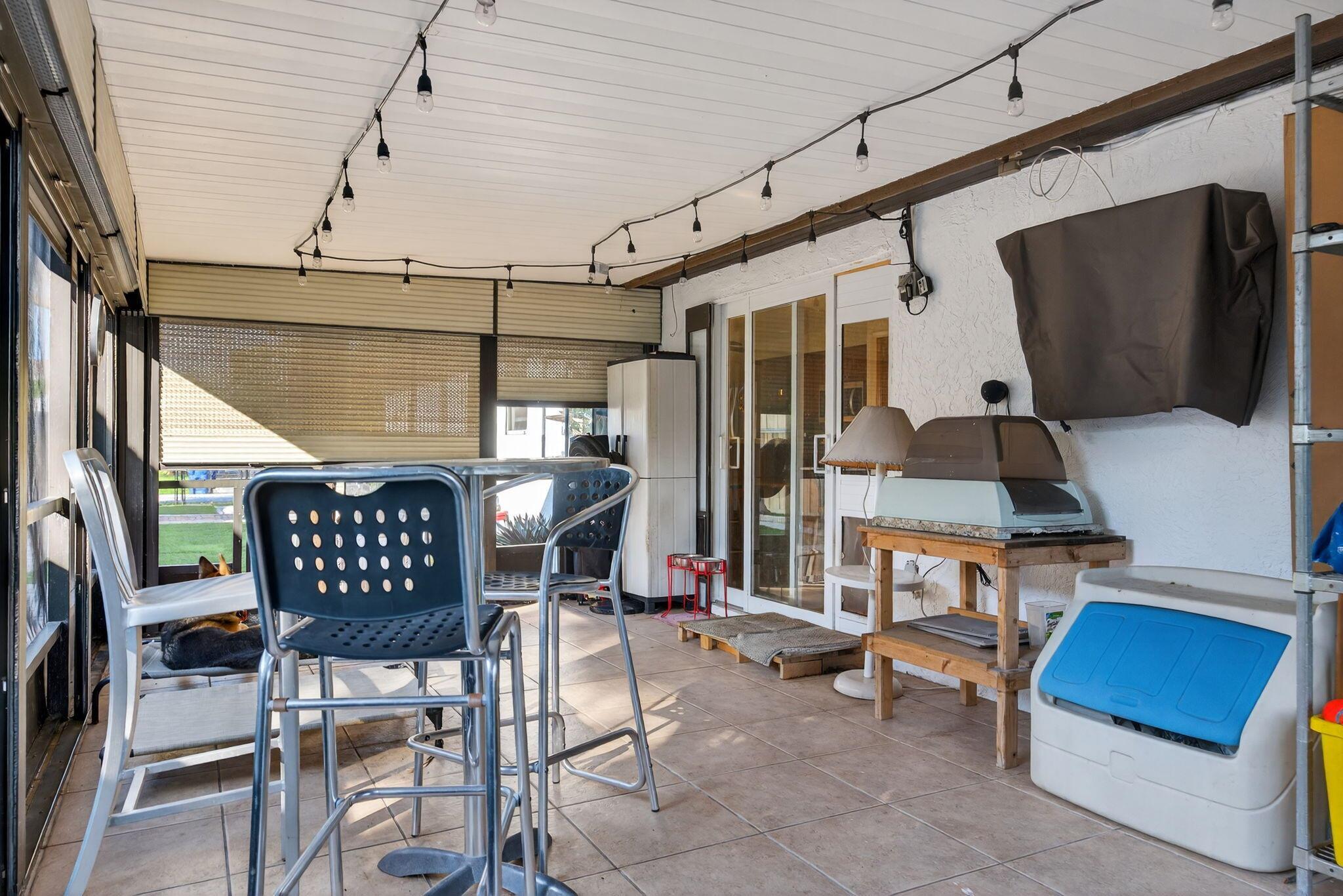 380 N Caloosahatchee Ave Jupiter, FL 33458