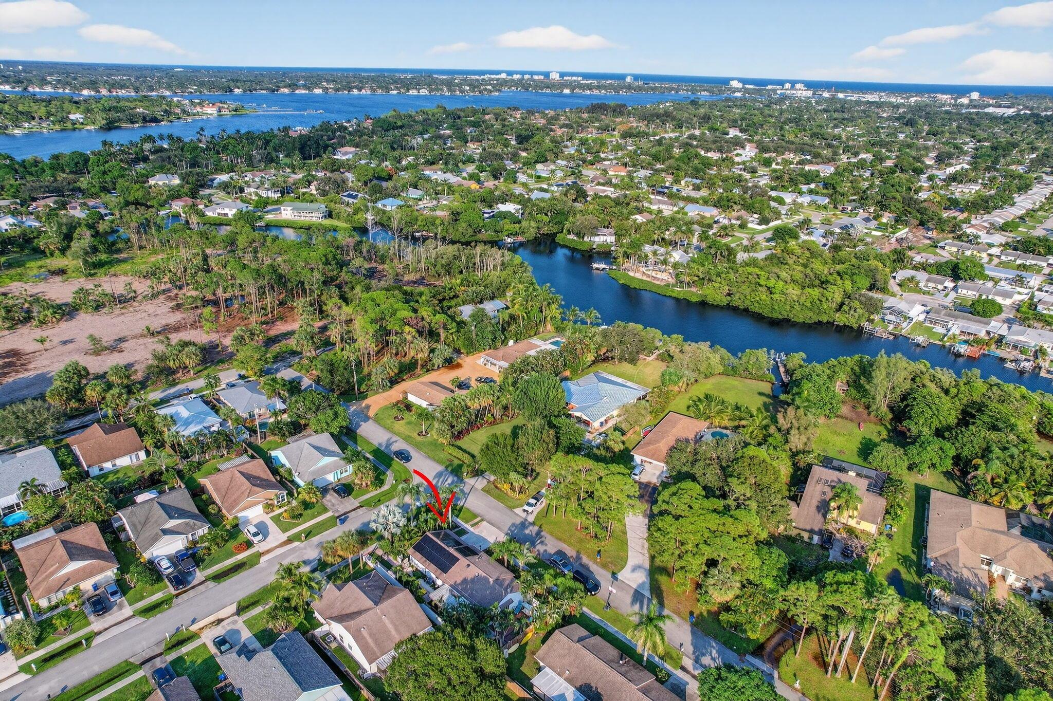 380 N Caloosahatchee Ave Jupiter, FL 33458
