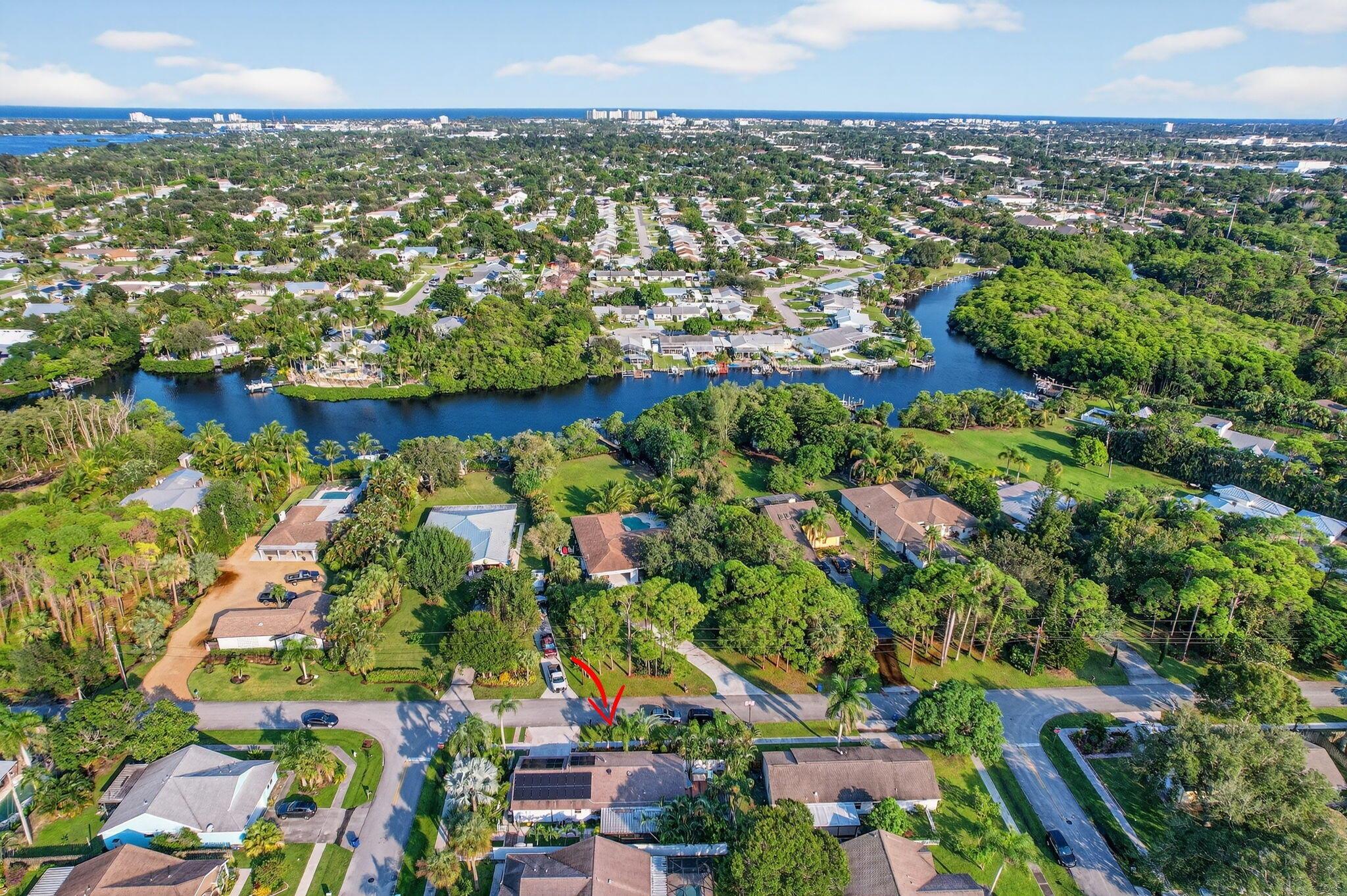 380 N Caloosahatchee Ave Jupiter, FL 33458