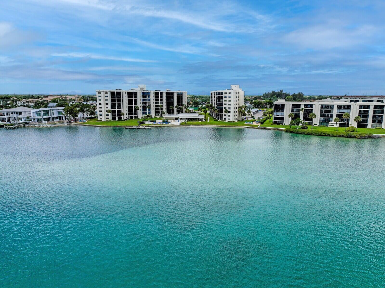 19800 Sandpointe Bay Dr #406 Tequesta, FL 33469