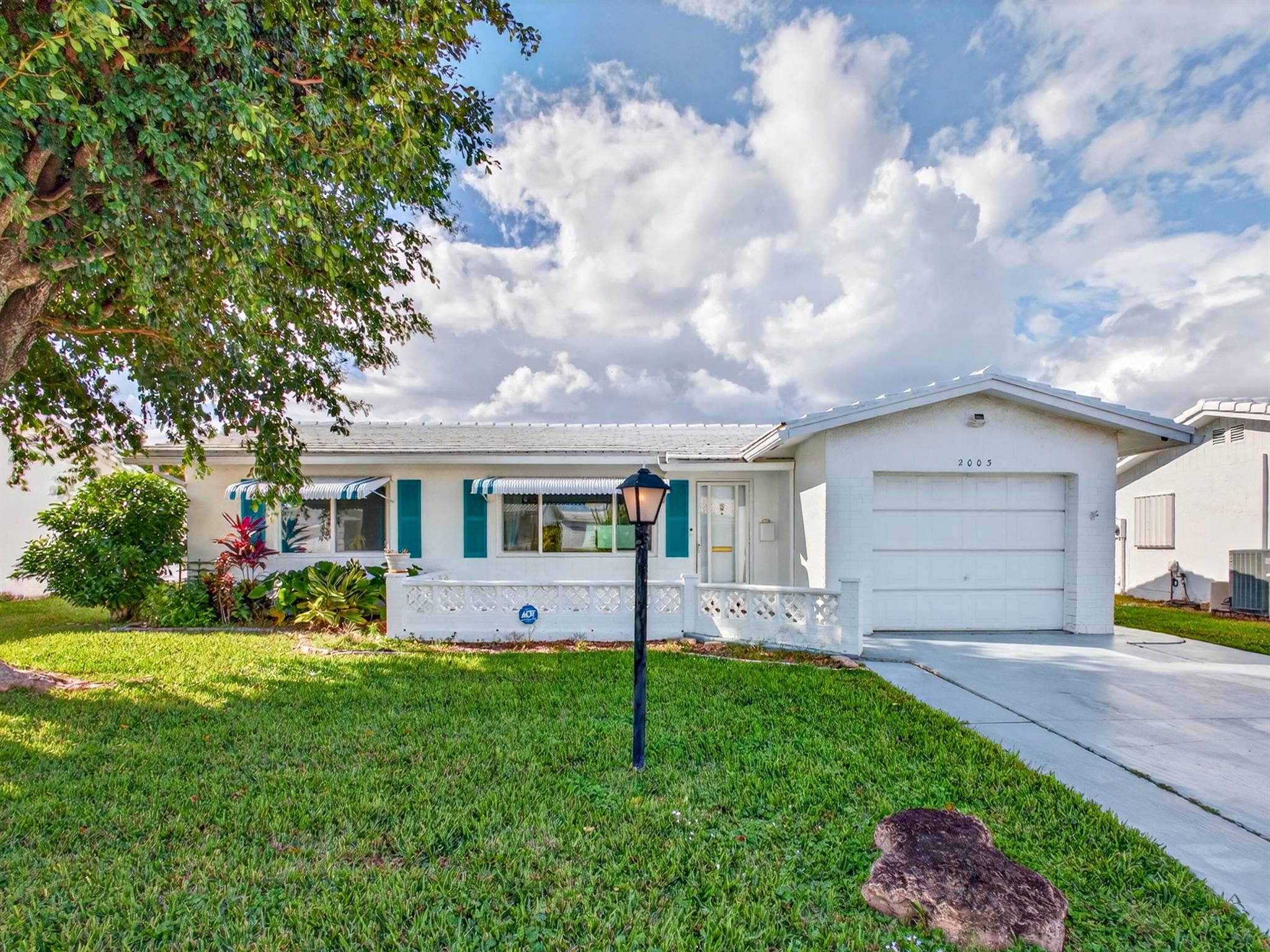2003 SW 17th St Boynton Beach, FL 33426