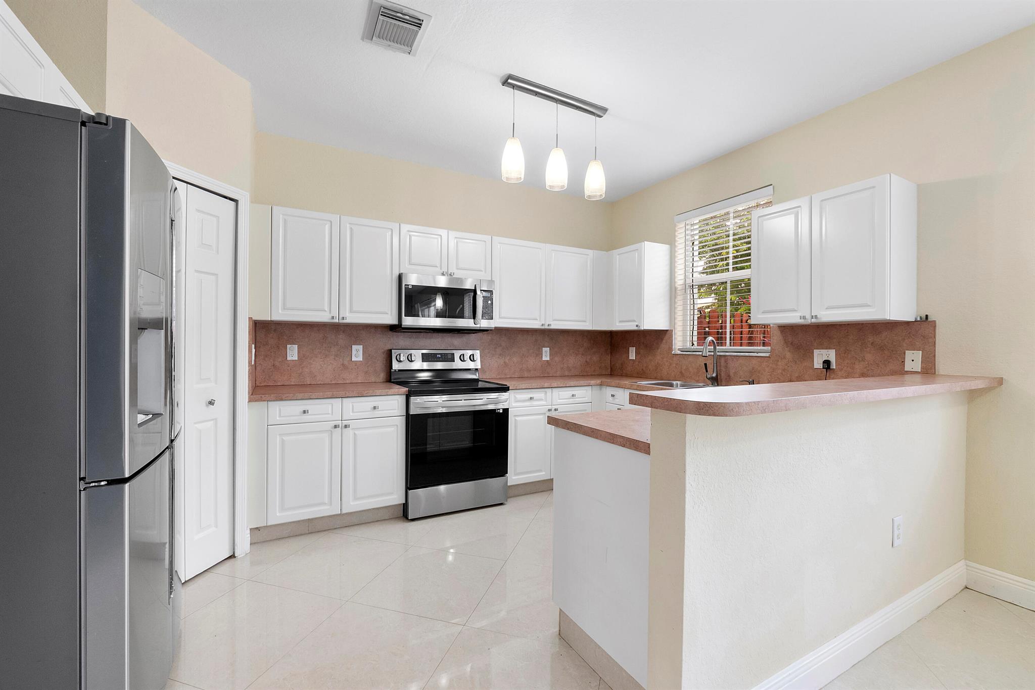 13743 SW 116th Ter Miami, FL 33186