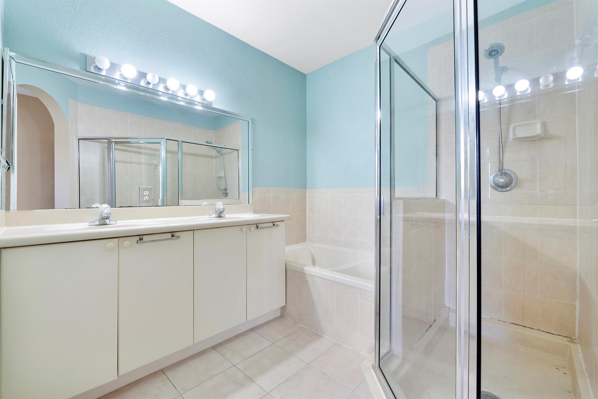 13743 SW 116th Ter Miami, FL 33186