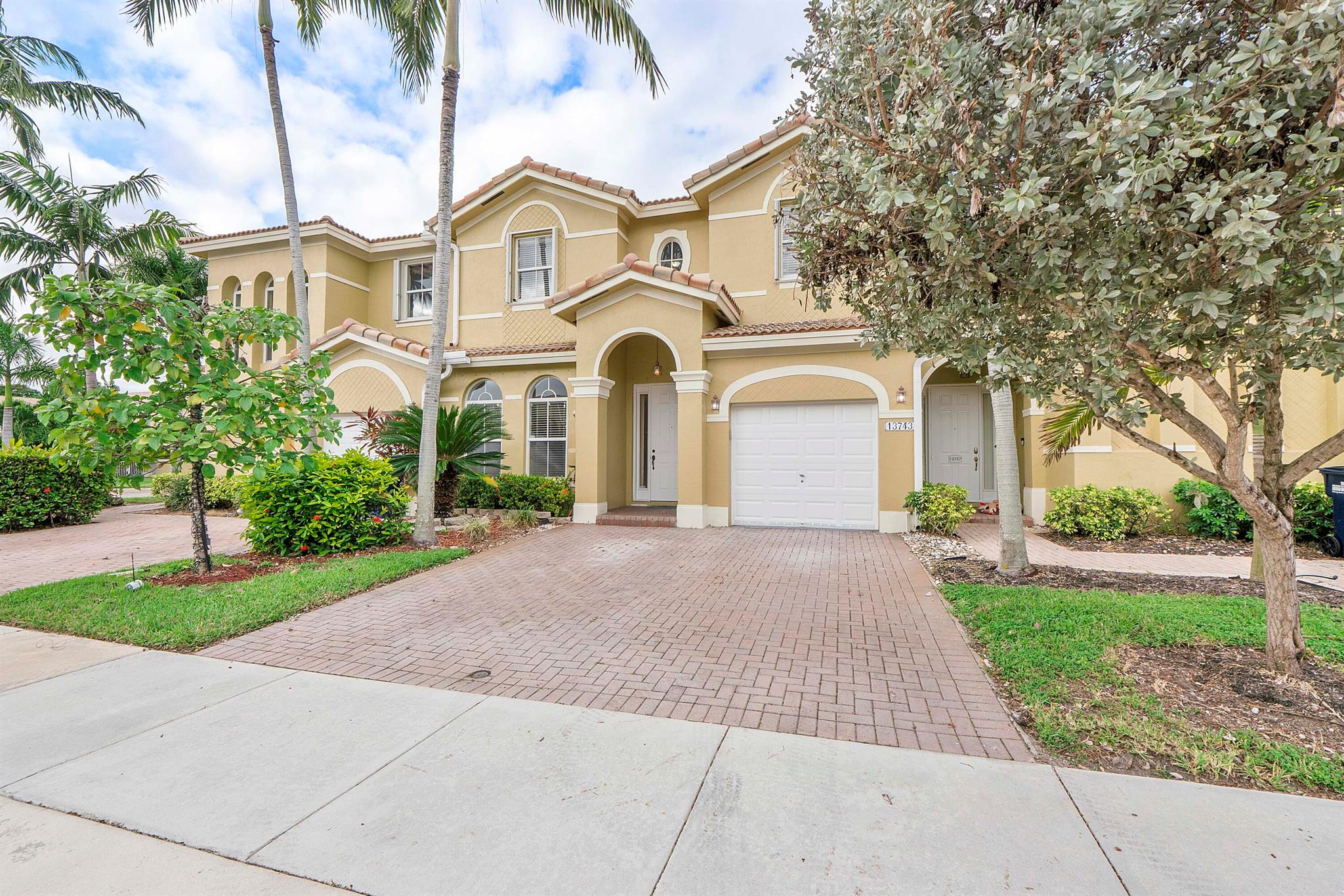 13743 SW 116th Ter Miami, FL 33186