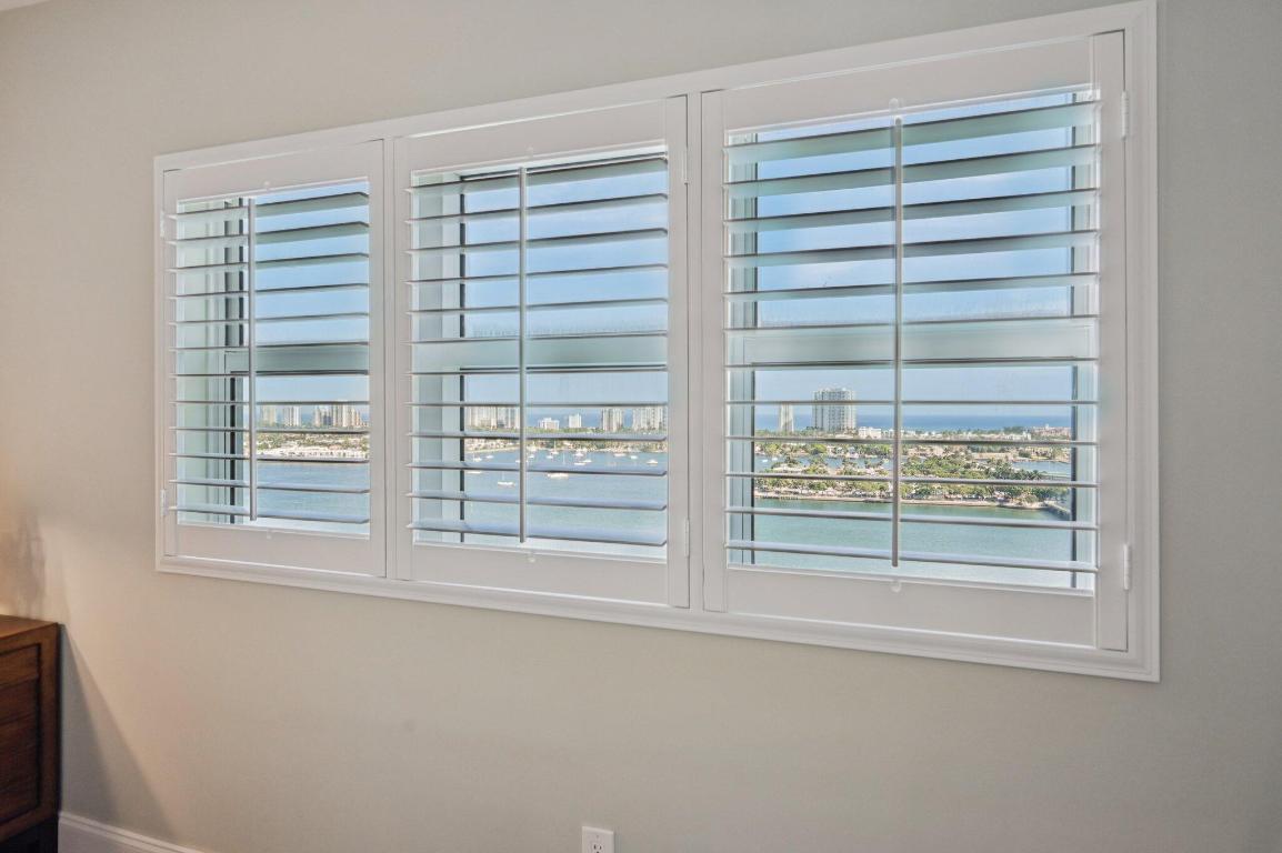 2640 Lake Shr #1810 Riviera Beach, FL 33404