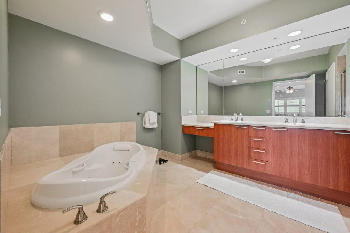 2640 Lake Shr #1810 Riviera Beach, FL 33404