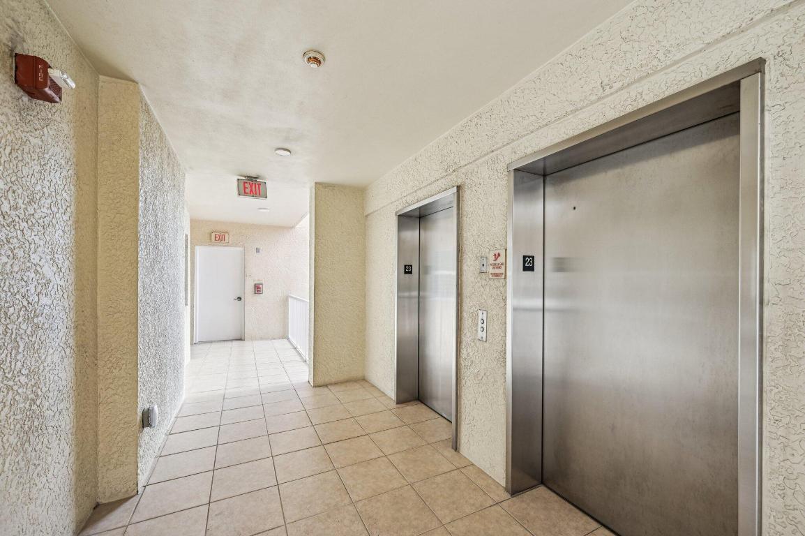 2640 Lake Shr #1810 Riviera Beach, FL 33404