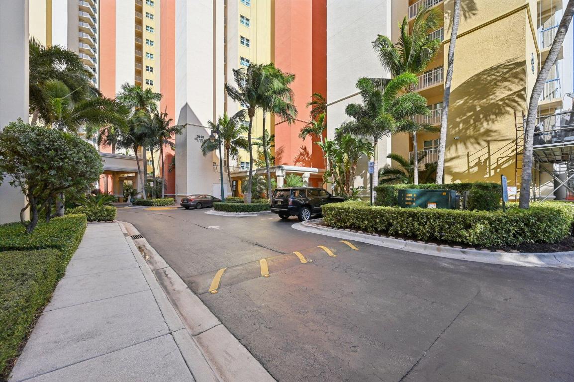 2640 Lake Shr #1810 Riviera Beach, FL 33404