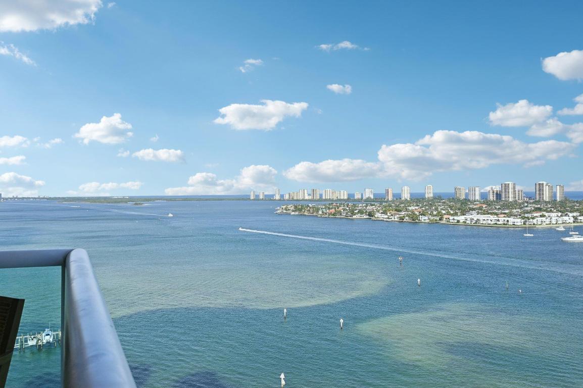 2640 Lake Shr #1810 Riviera Beach, FL 33404