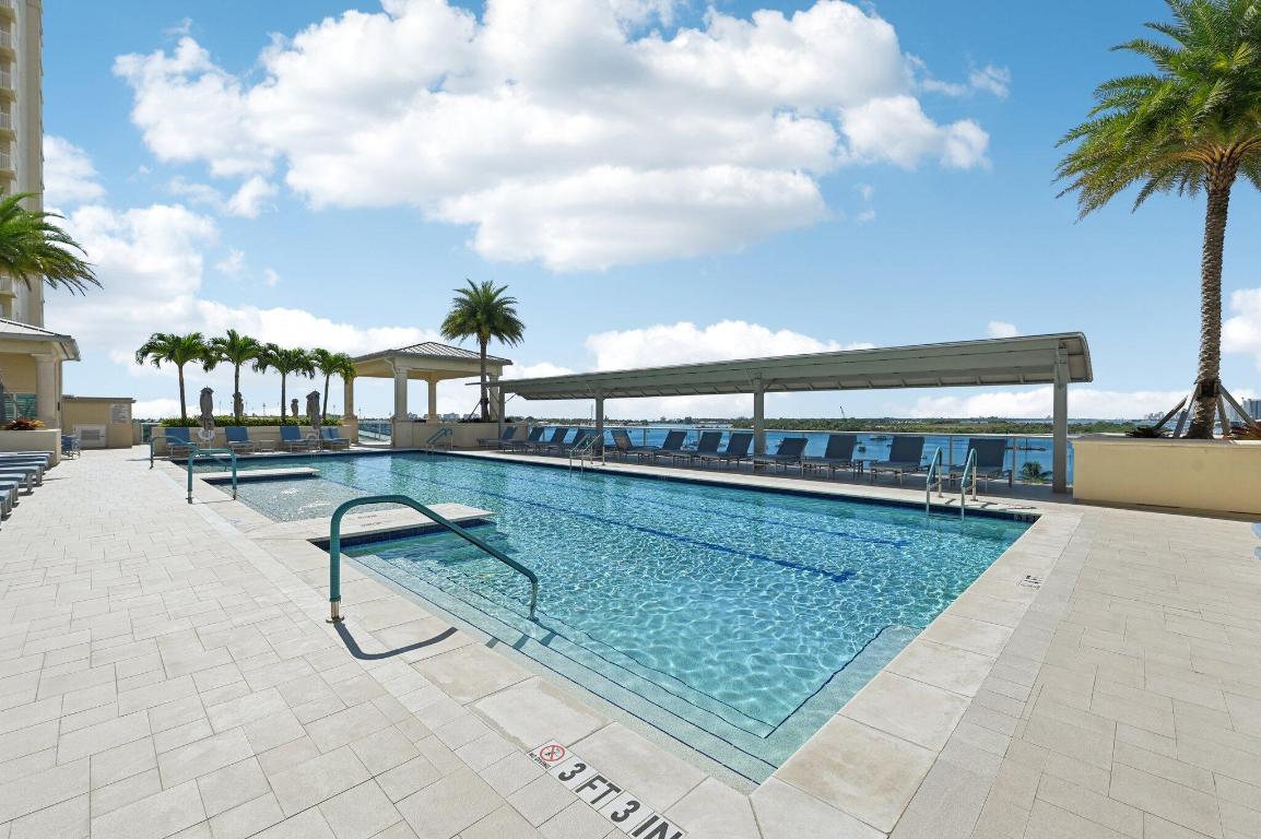 2640 Lake Shr #1810 Riviera Beach, FL 33404