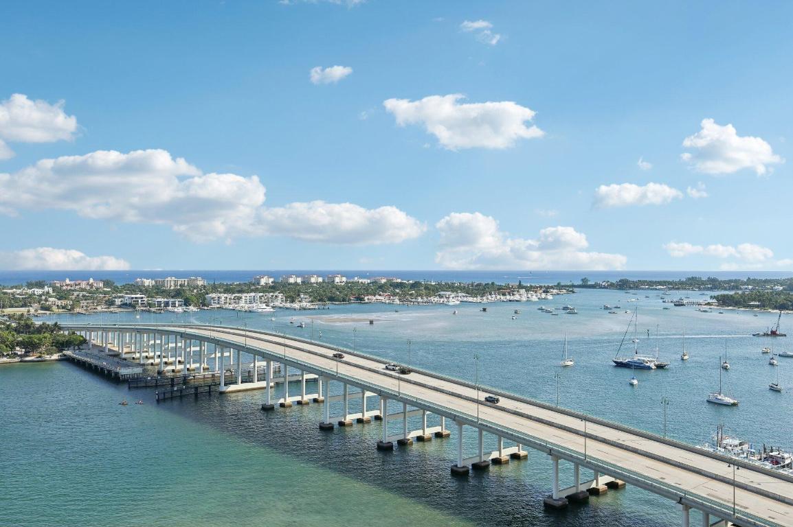 2640 Lake Shr #1810 Riviera Beach, FL 33404