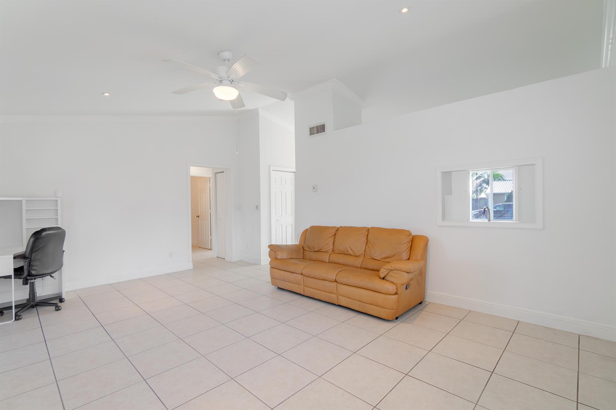 10079 Patience Ln Royal Palm Beach, FL 33411