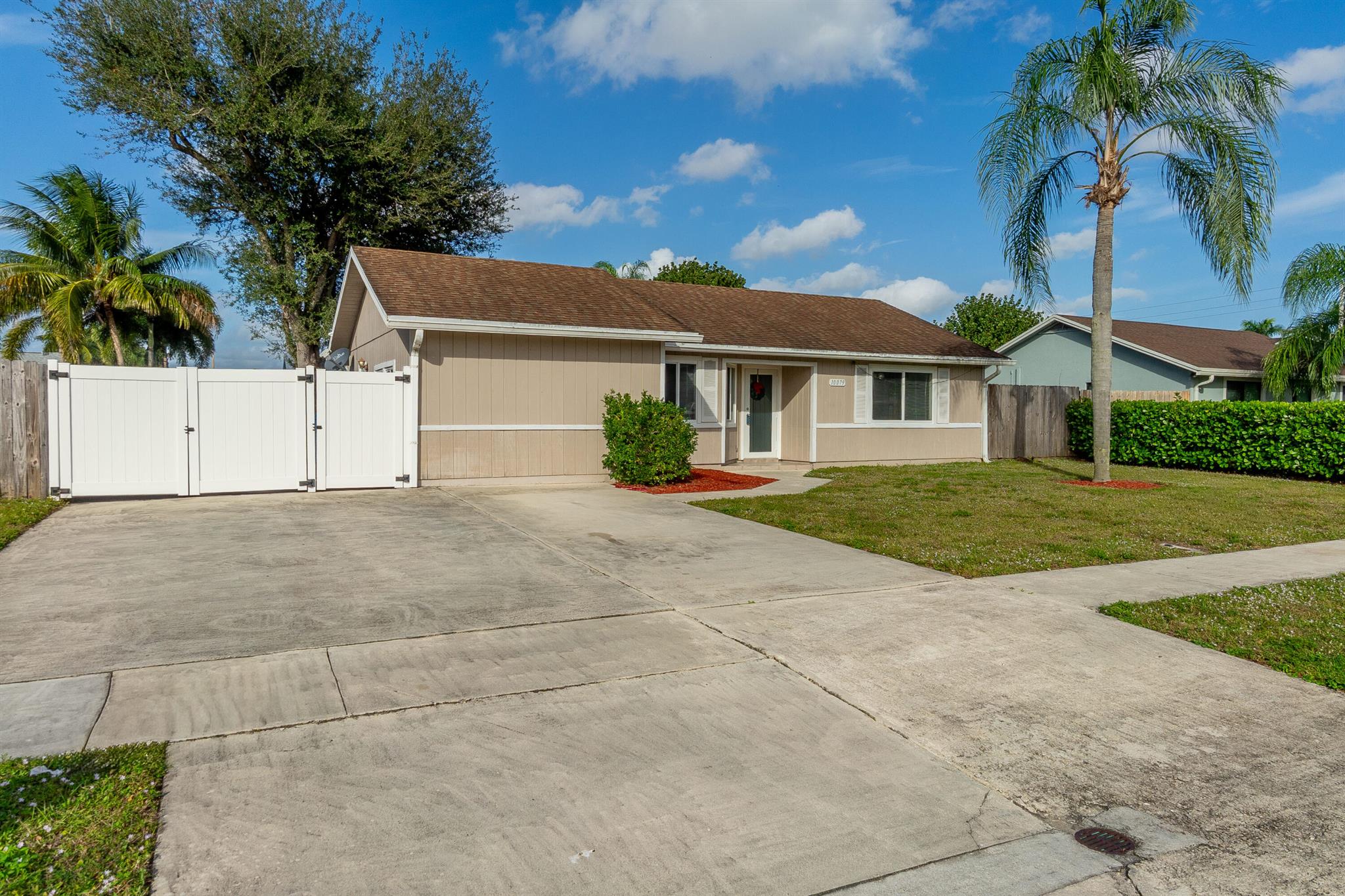 10079 Patience Ln Royal Palm Beach, FL 33411