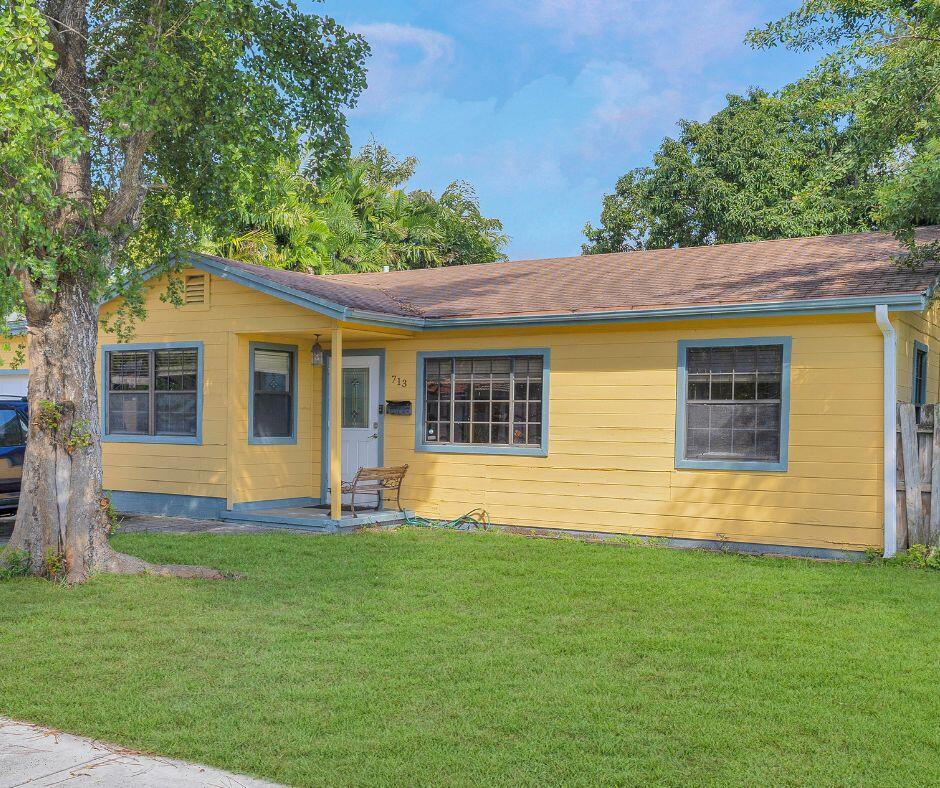 713 NE 35th St