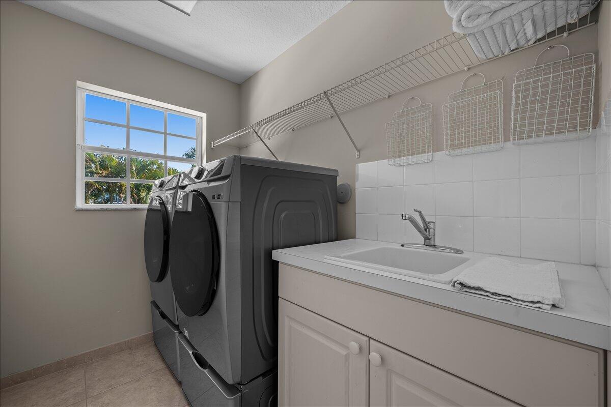 429 Oriole Jupiter, FL 33458