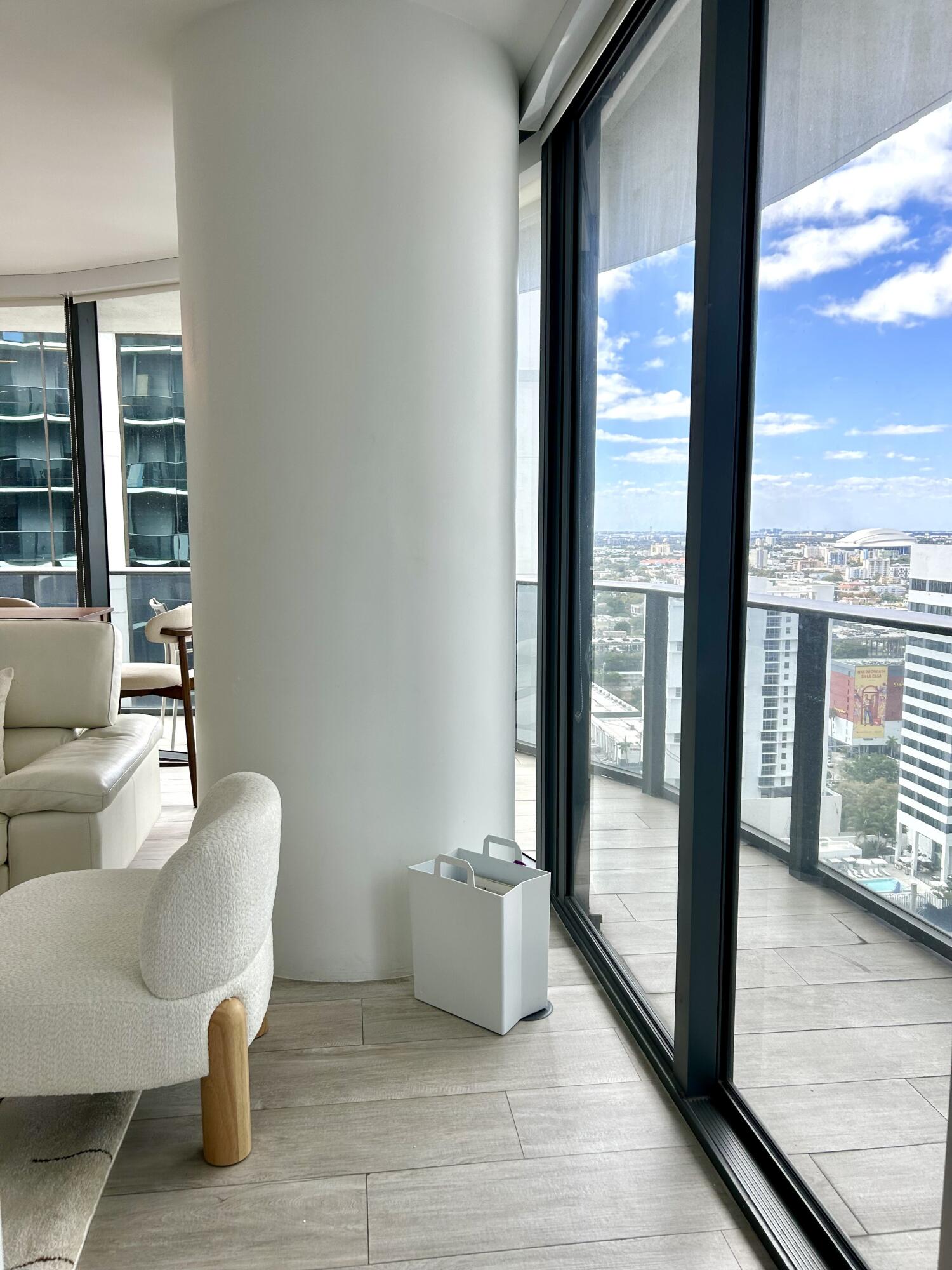 image Brickell Heights West16