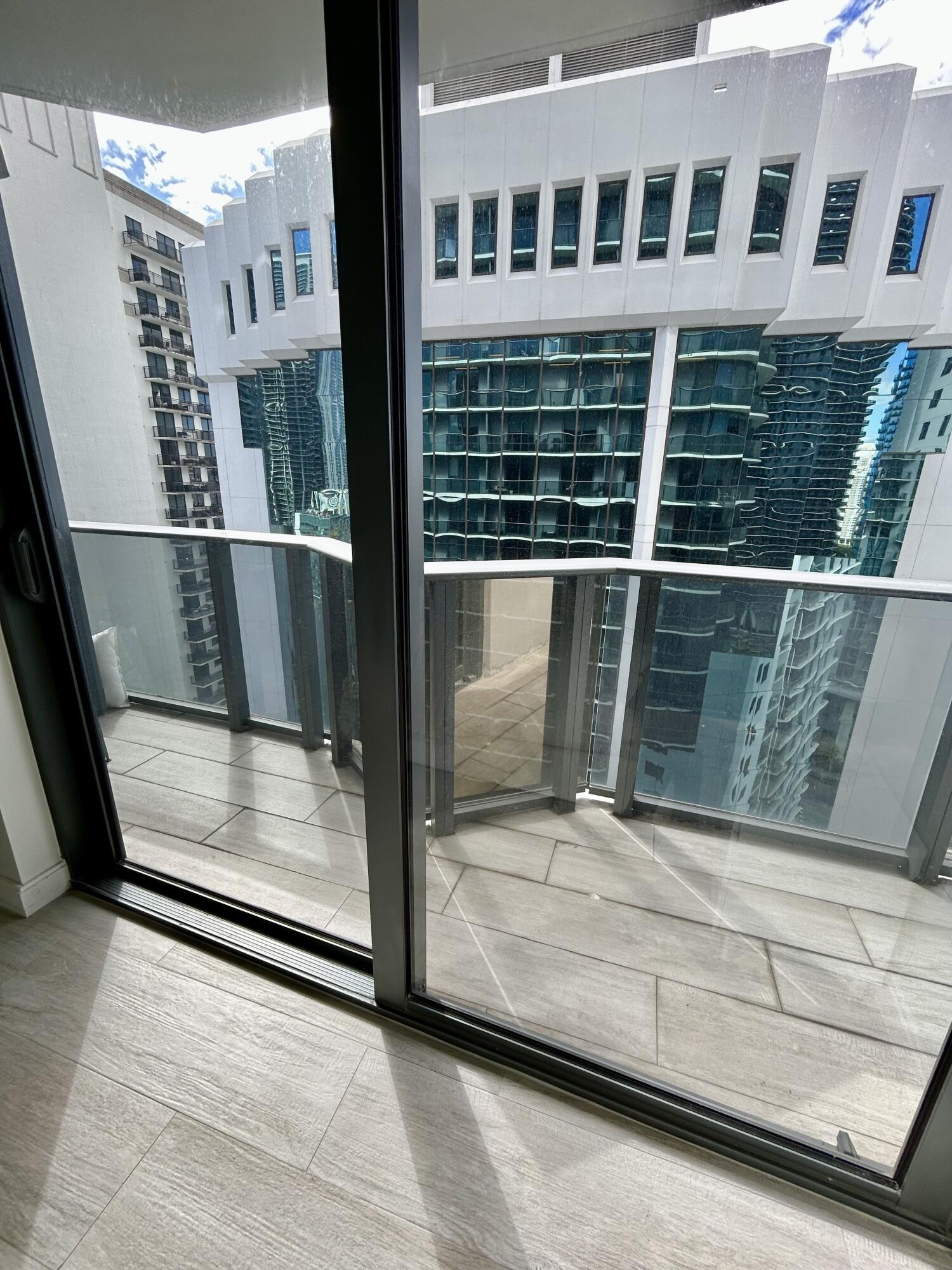 image Brickell Heights West52