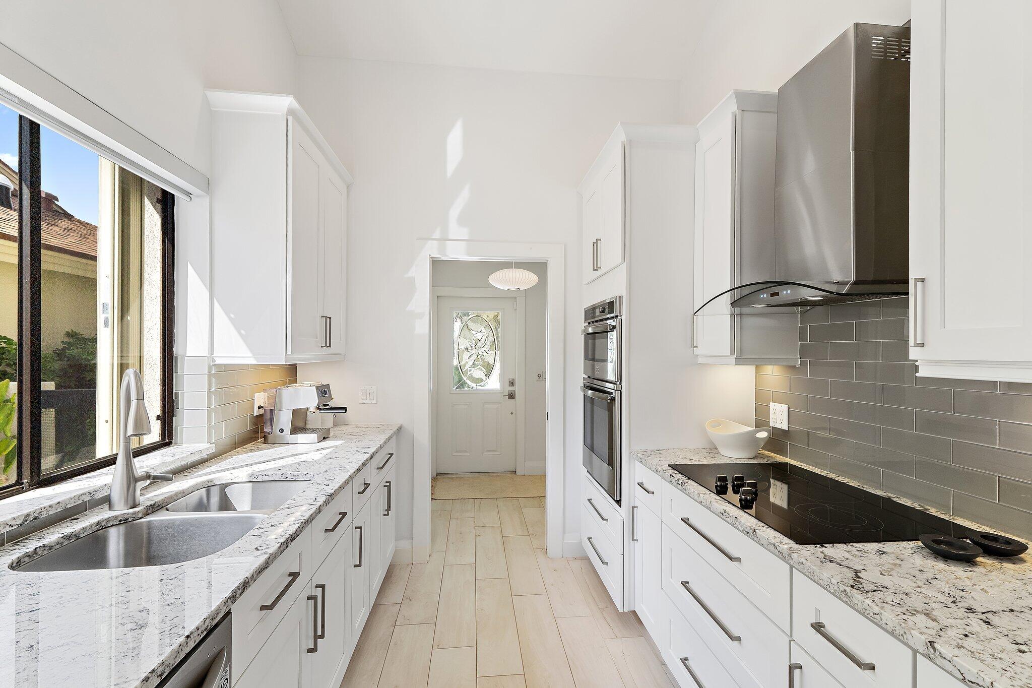 125 Harbourside Jupiter, FL 33477