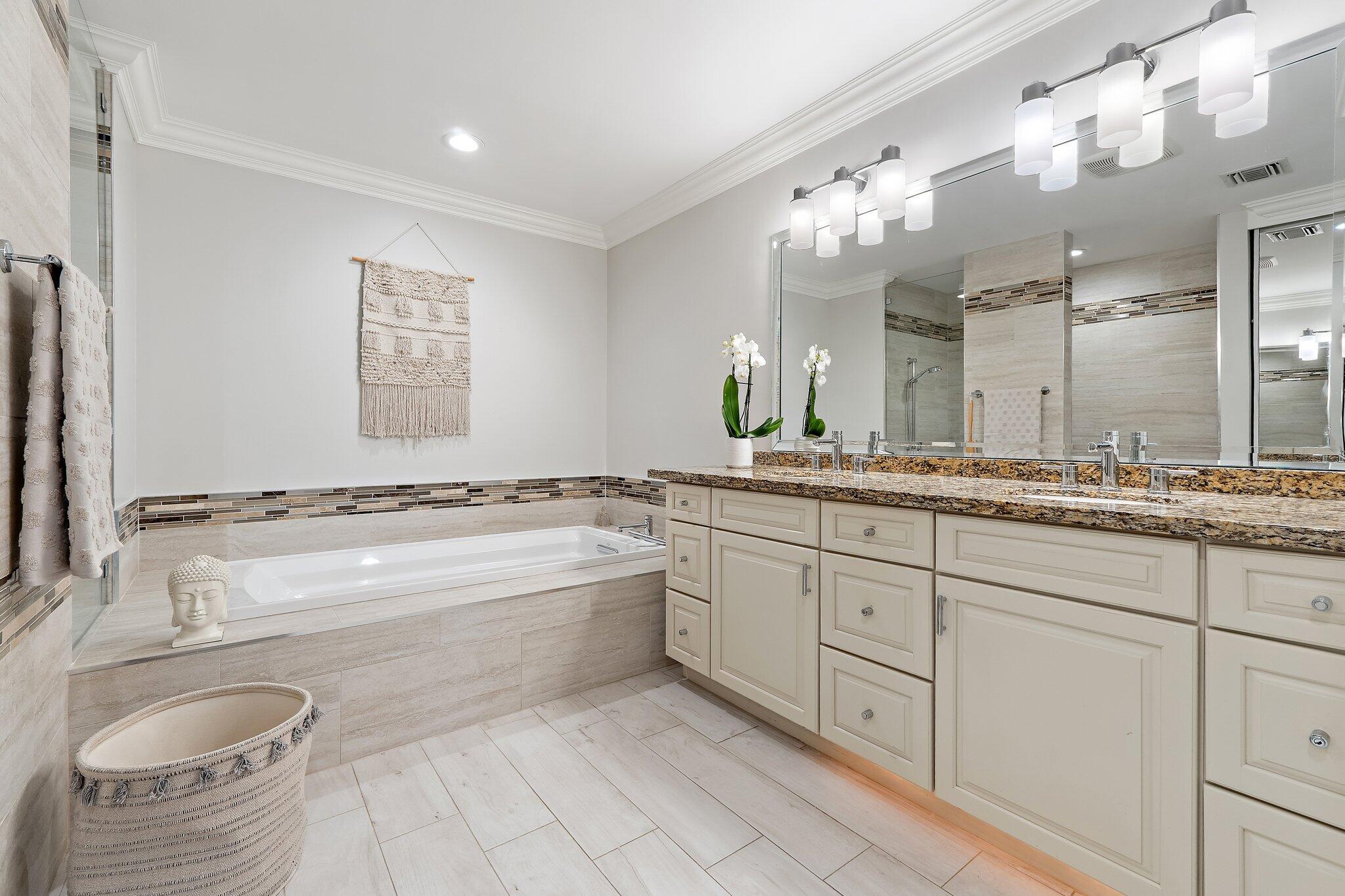 125 Harbourside Jupiter, FL 33477