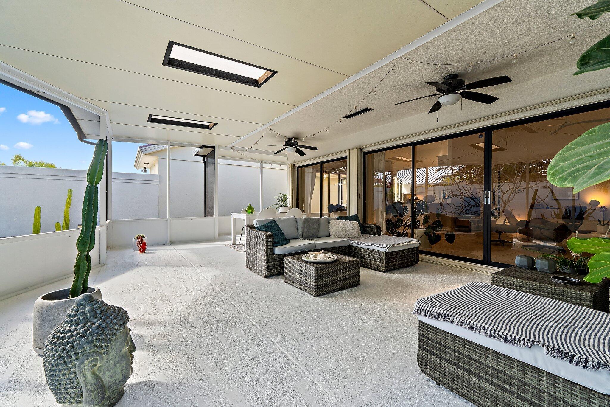 125 Harbourside Jupiter, FL 33477