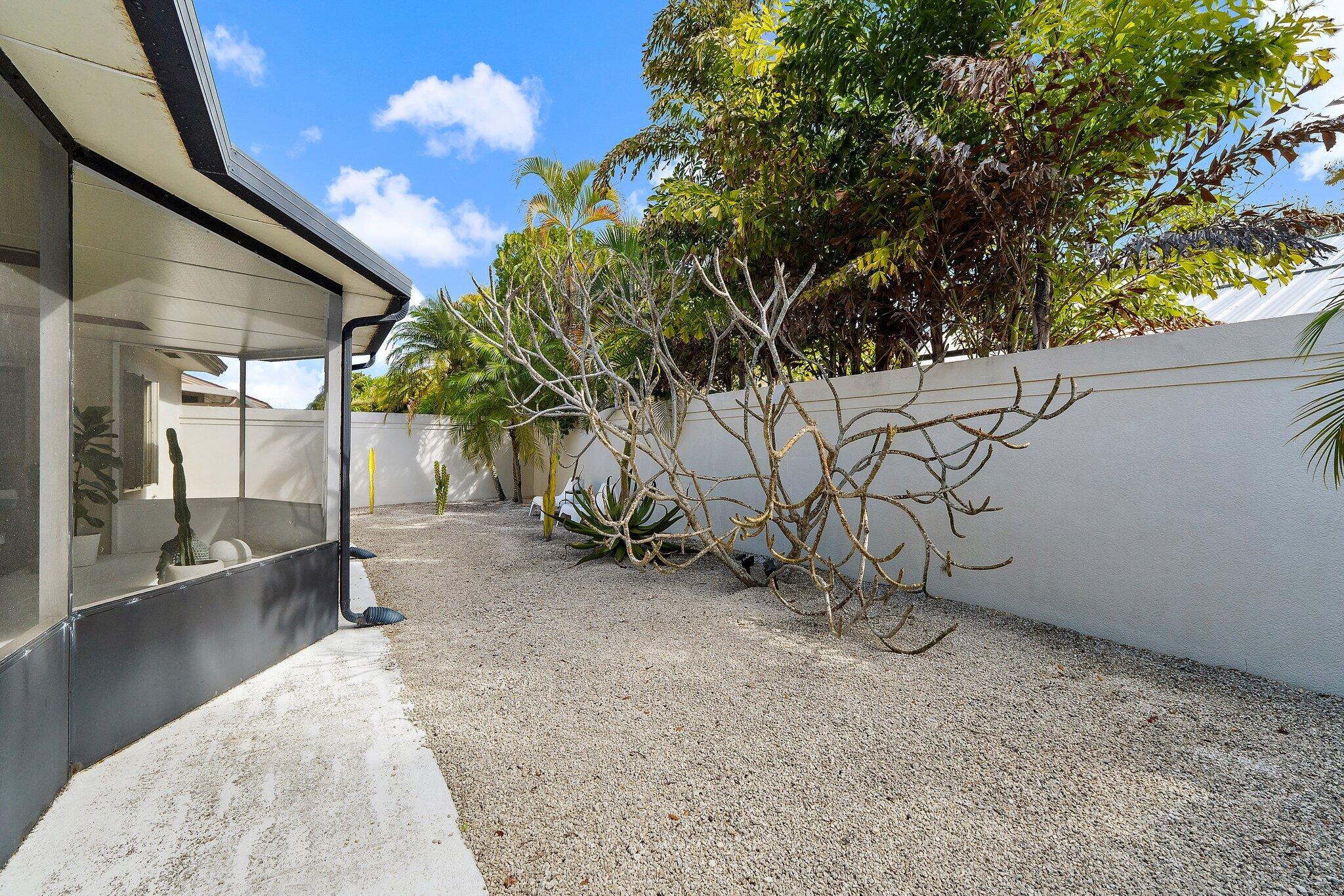 125 Harbourside Jupiter, FL 33477