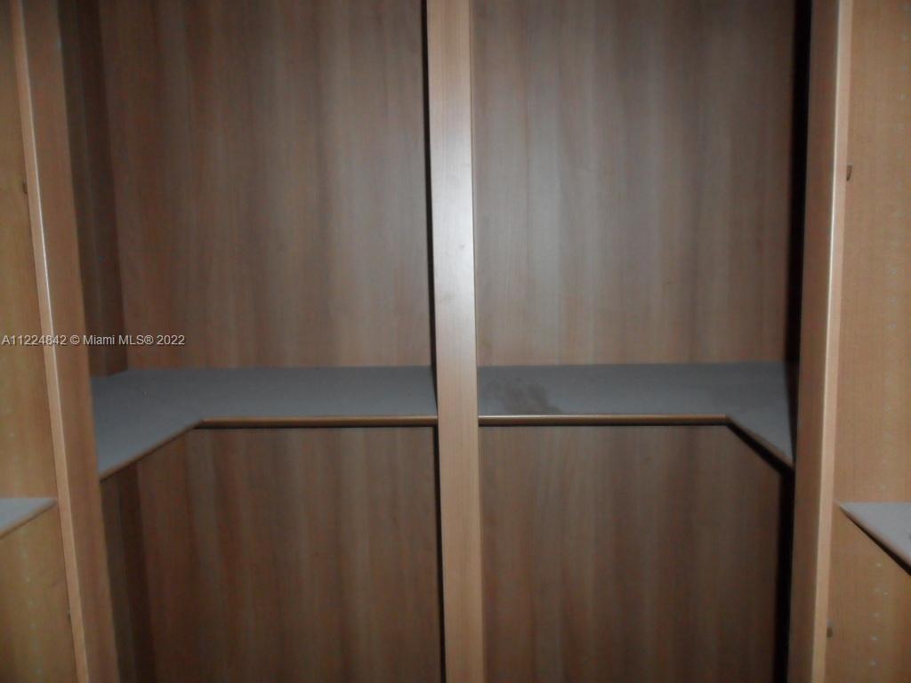 218 SE 14th St #2005 Miami, FL 33131