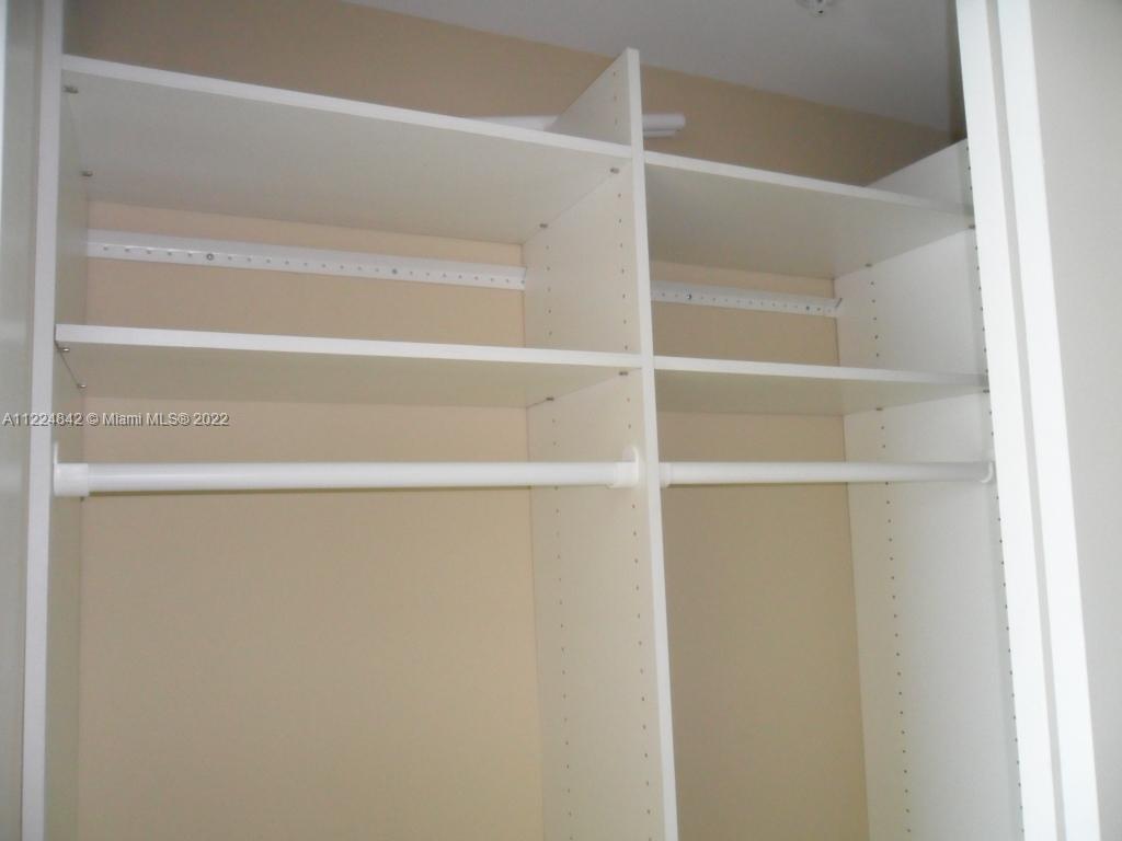 218 SE 14th St #2005 Miami, FL 33131