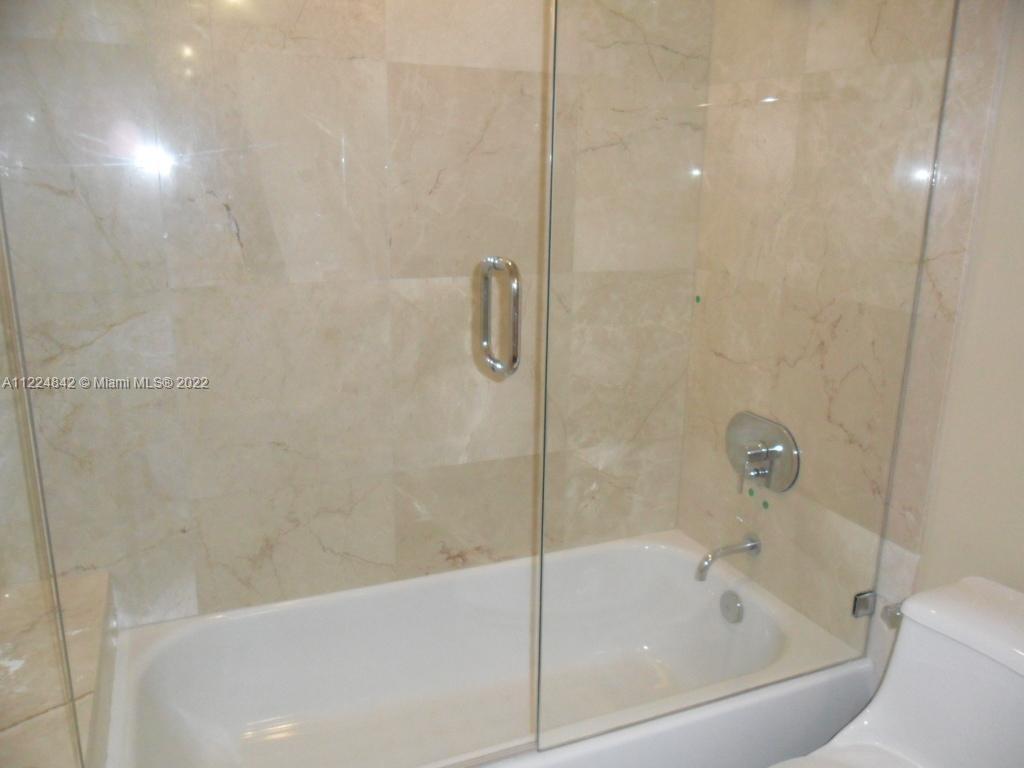 218 SE 14th St #2005 Miami, FL 33131