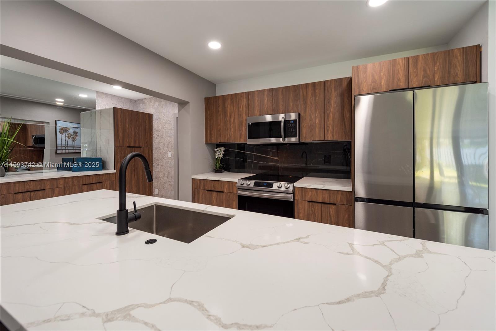 2308 SE 18th St Fort Lauderdale, FL 33316