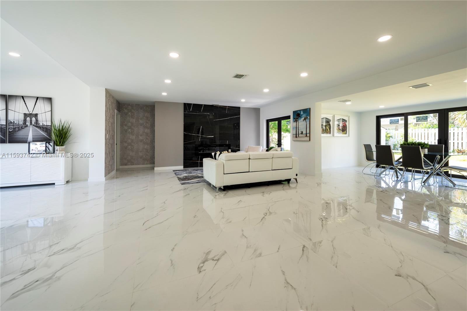 2308 SE 18th St Fort Lauderdale, FL 33316