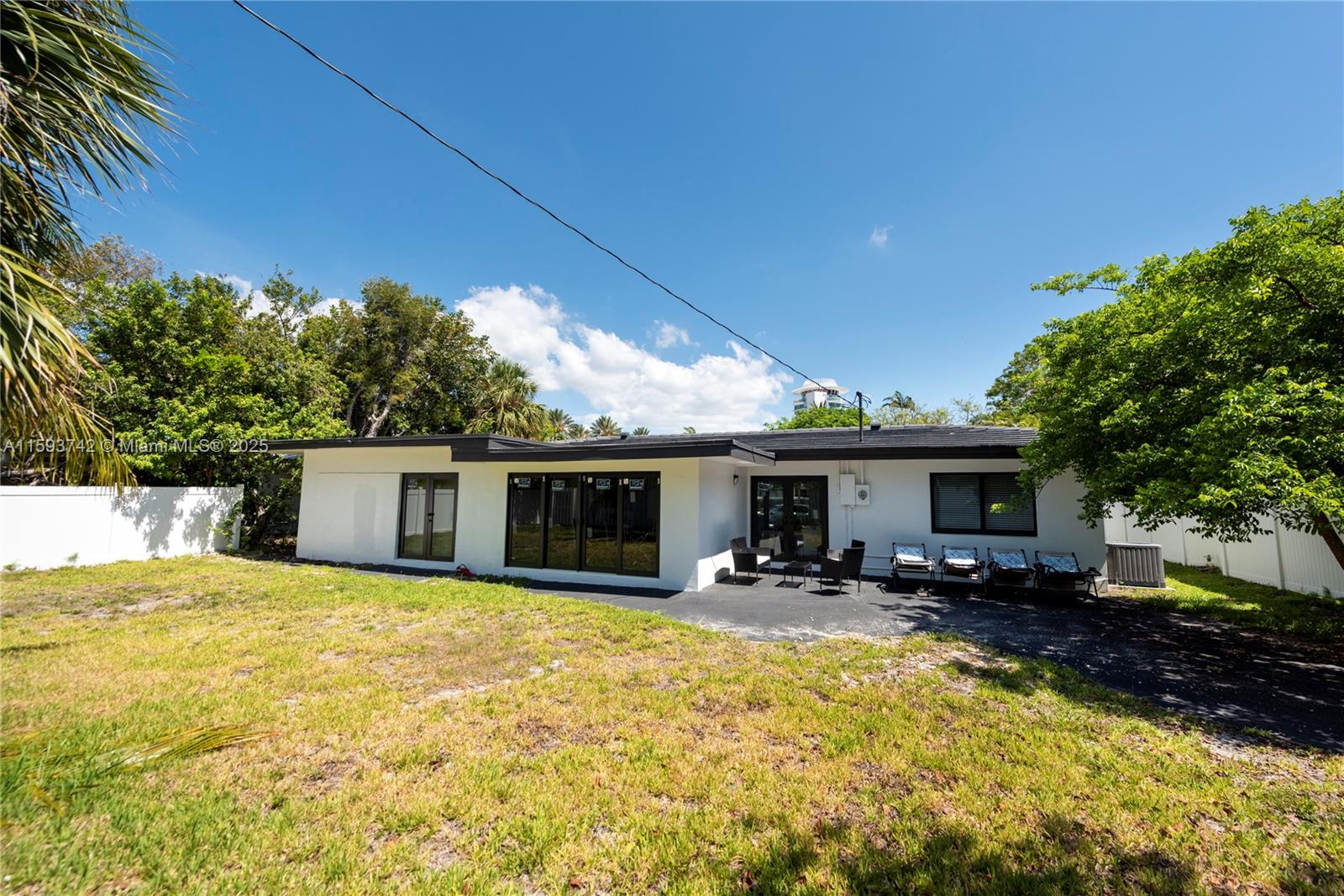 2308 SE 18th St Fort Lauderdale, FL 33316