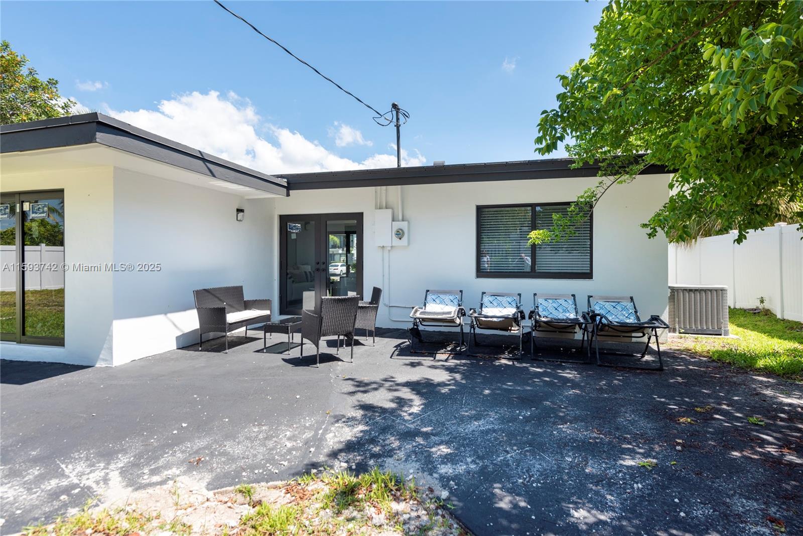 2308 SE 18th St Fort Lauderdale, FL 33316