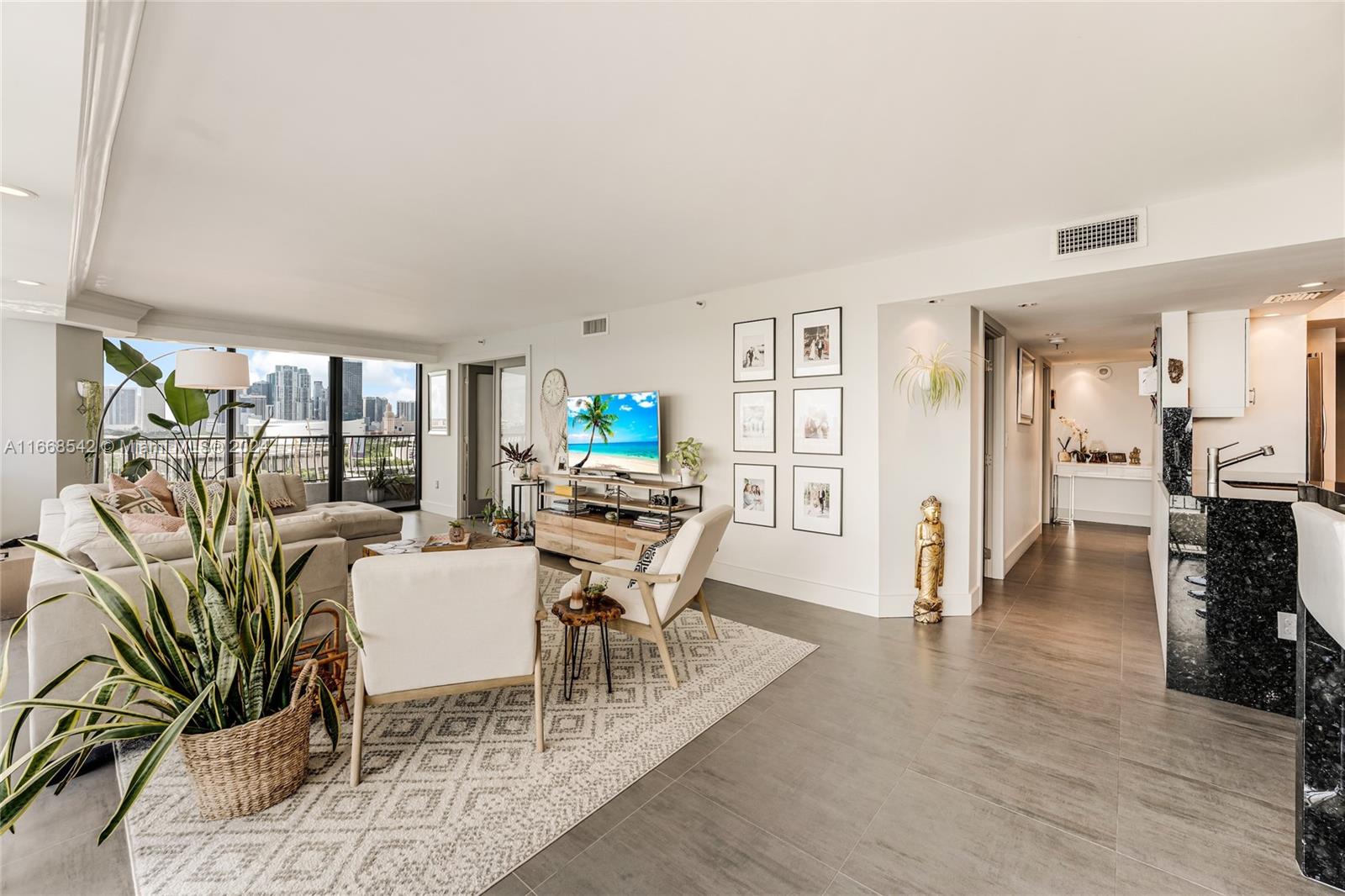 image Venetia Condo6